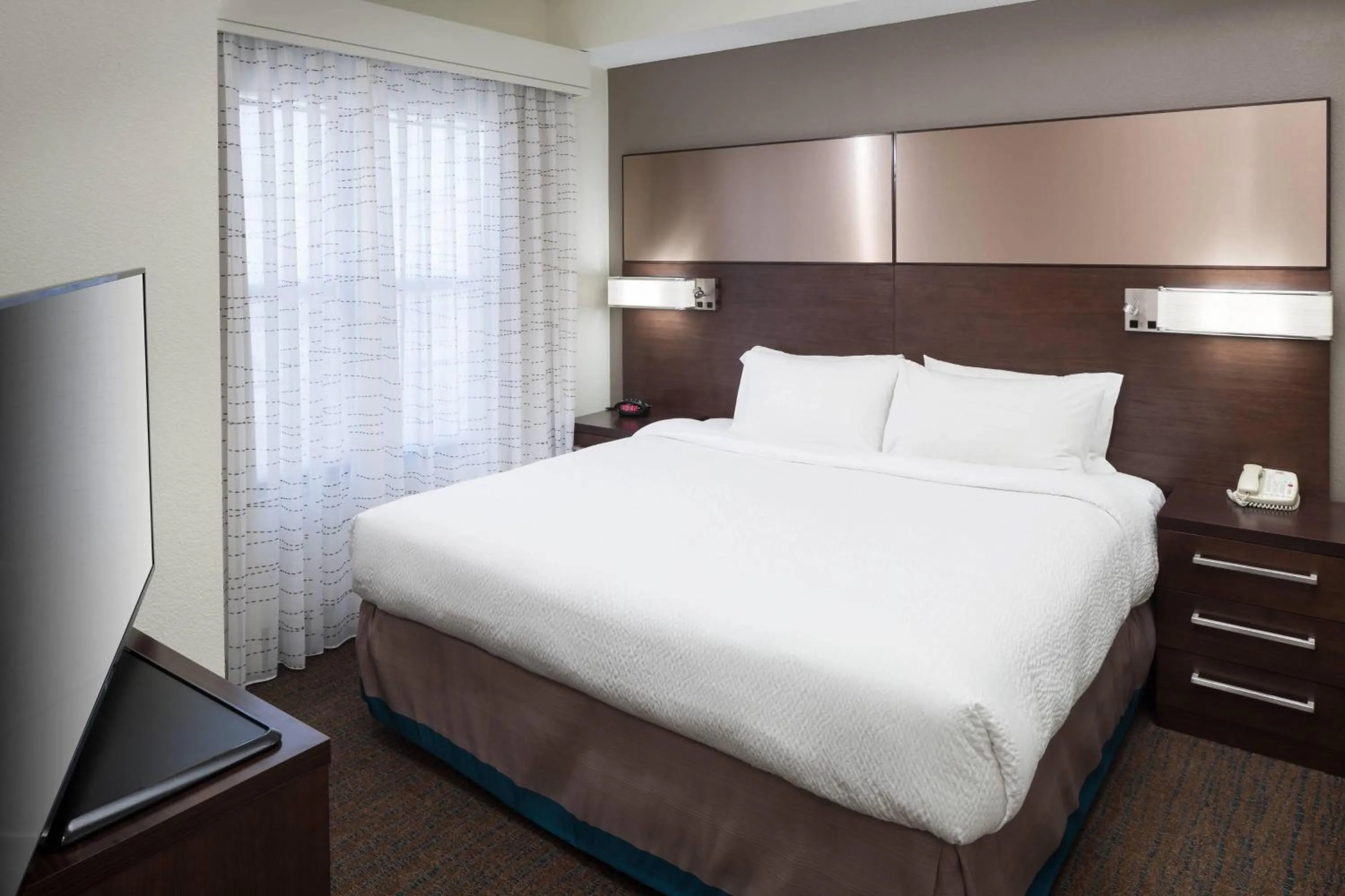 Bedroom, Bed in Residence Inn Kansas City Country Club Plaza