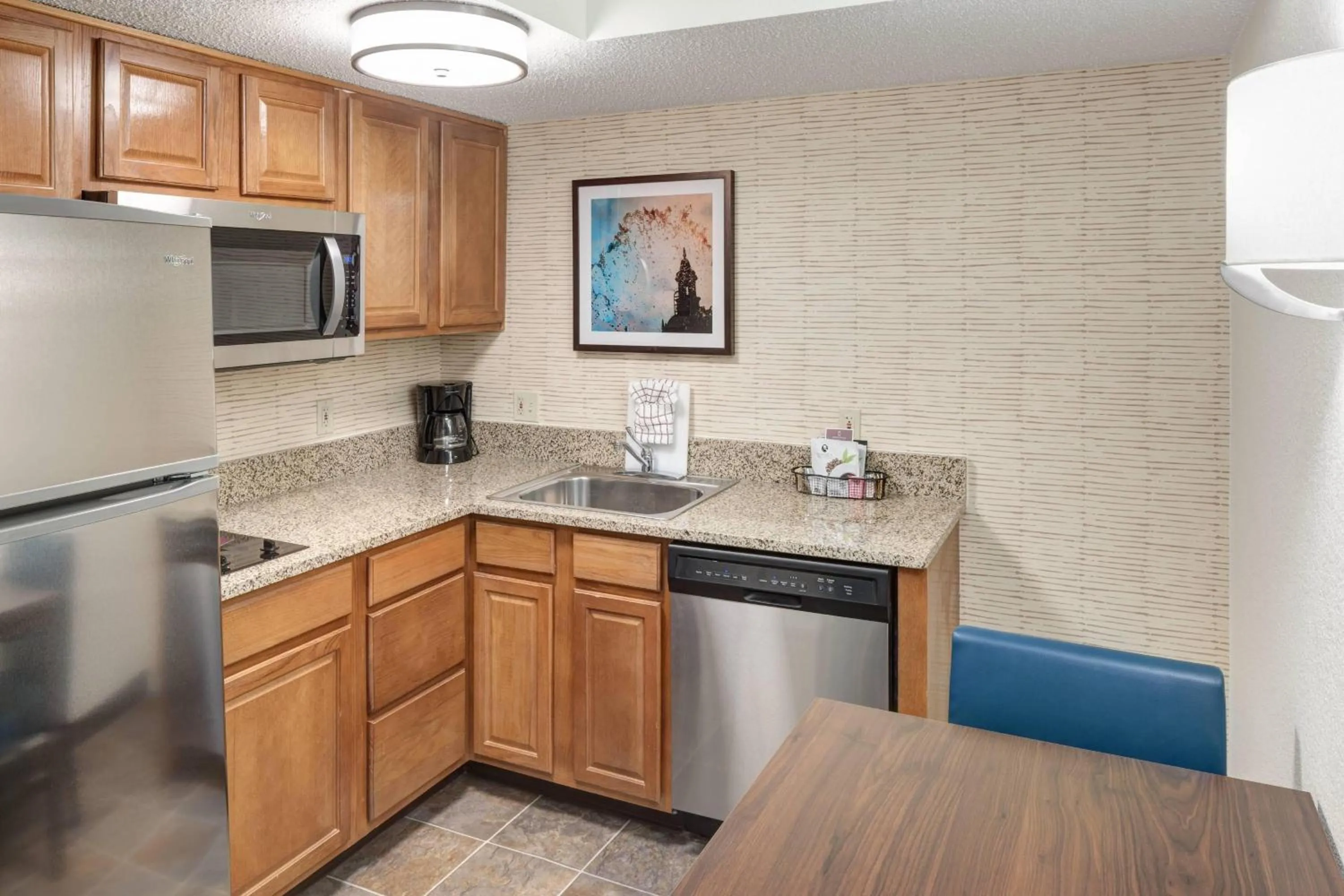 Kitchen or kitchenette in Residence Inn Kansas City Country Club Plaza