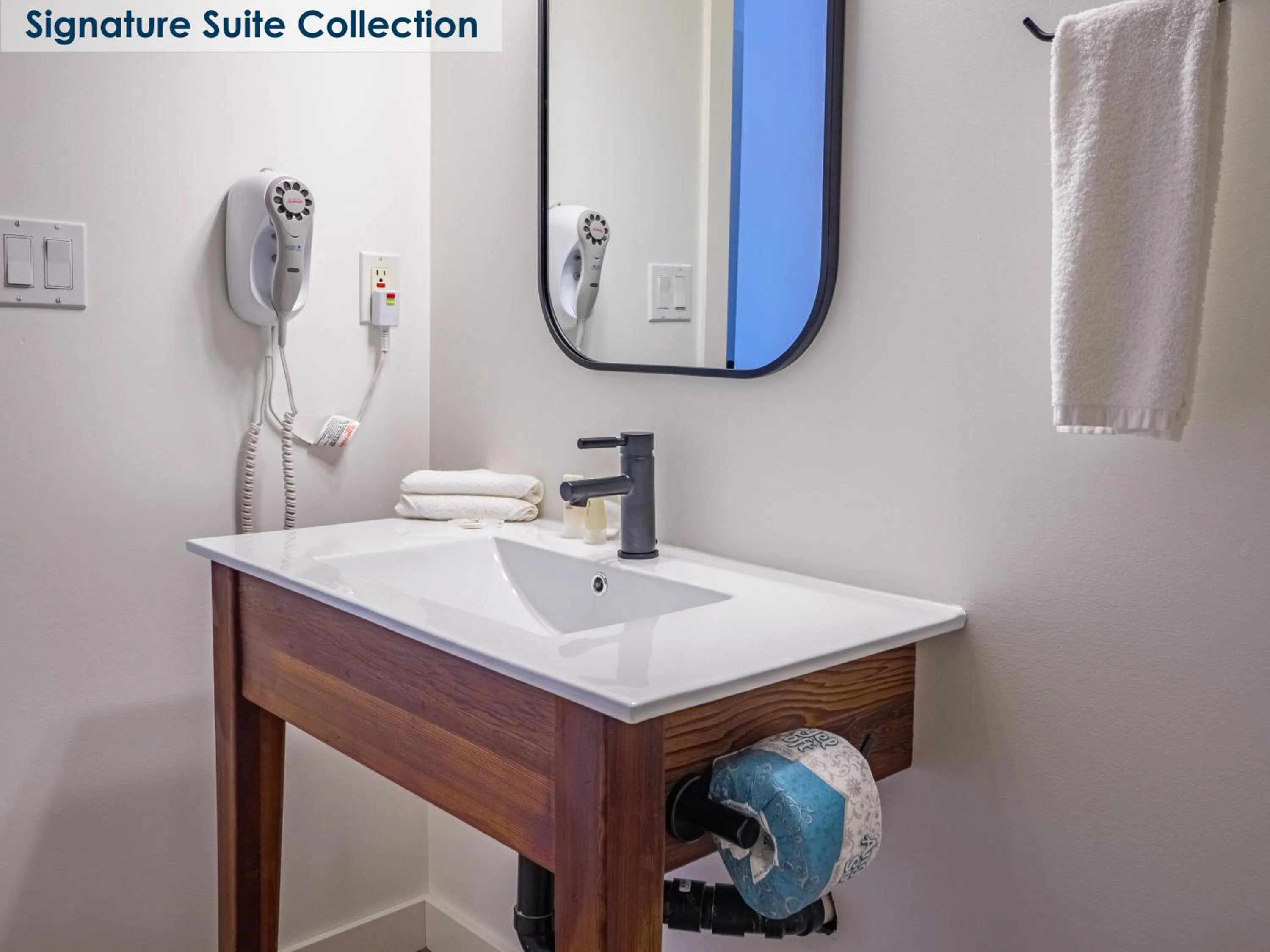 Bathroom in Waters Edge Shoreside Suites