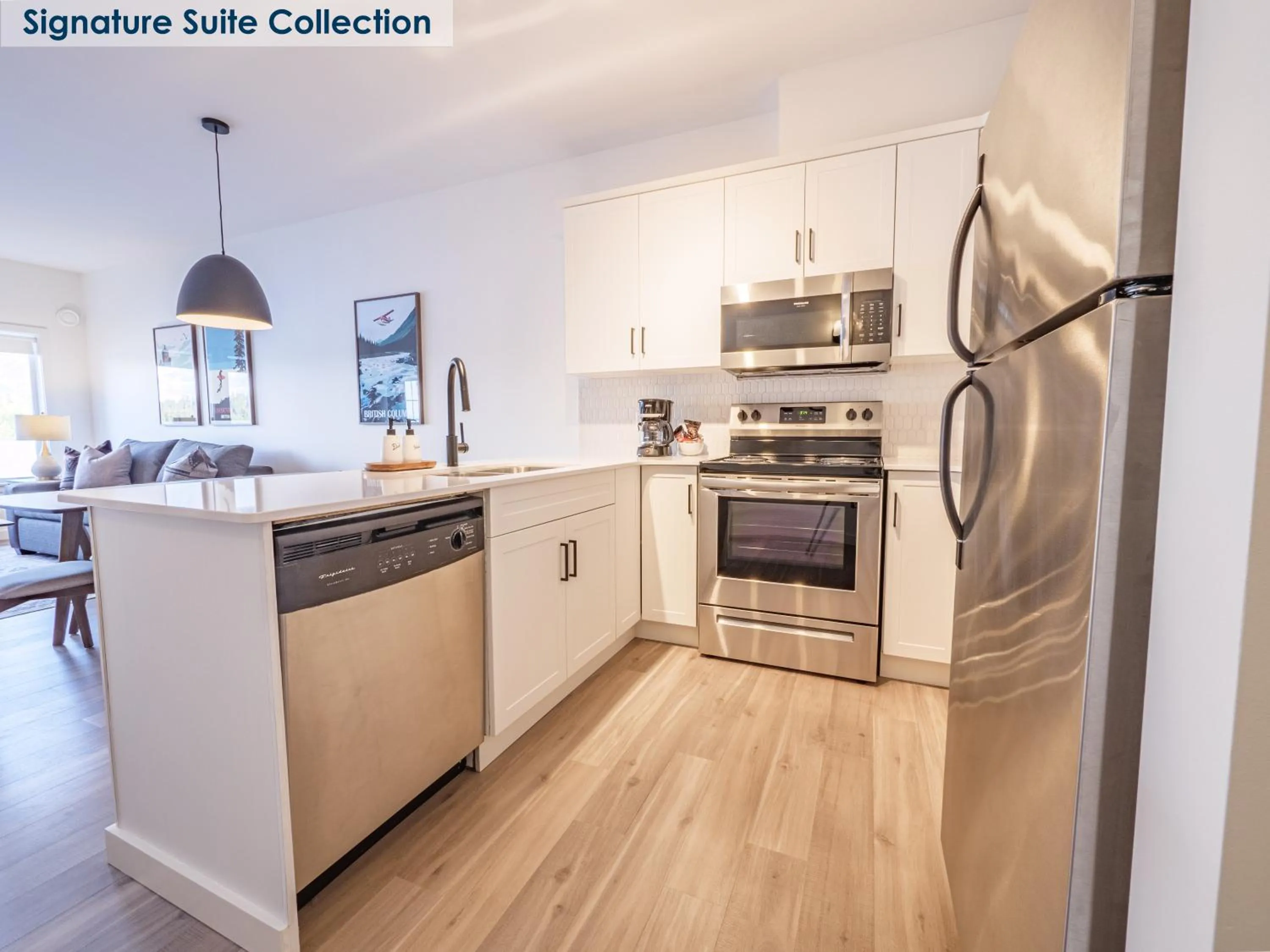 Kitchen or kitchenette in Waters Edge Shoreside Suites