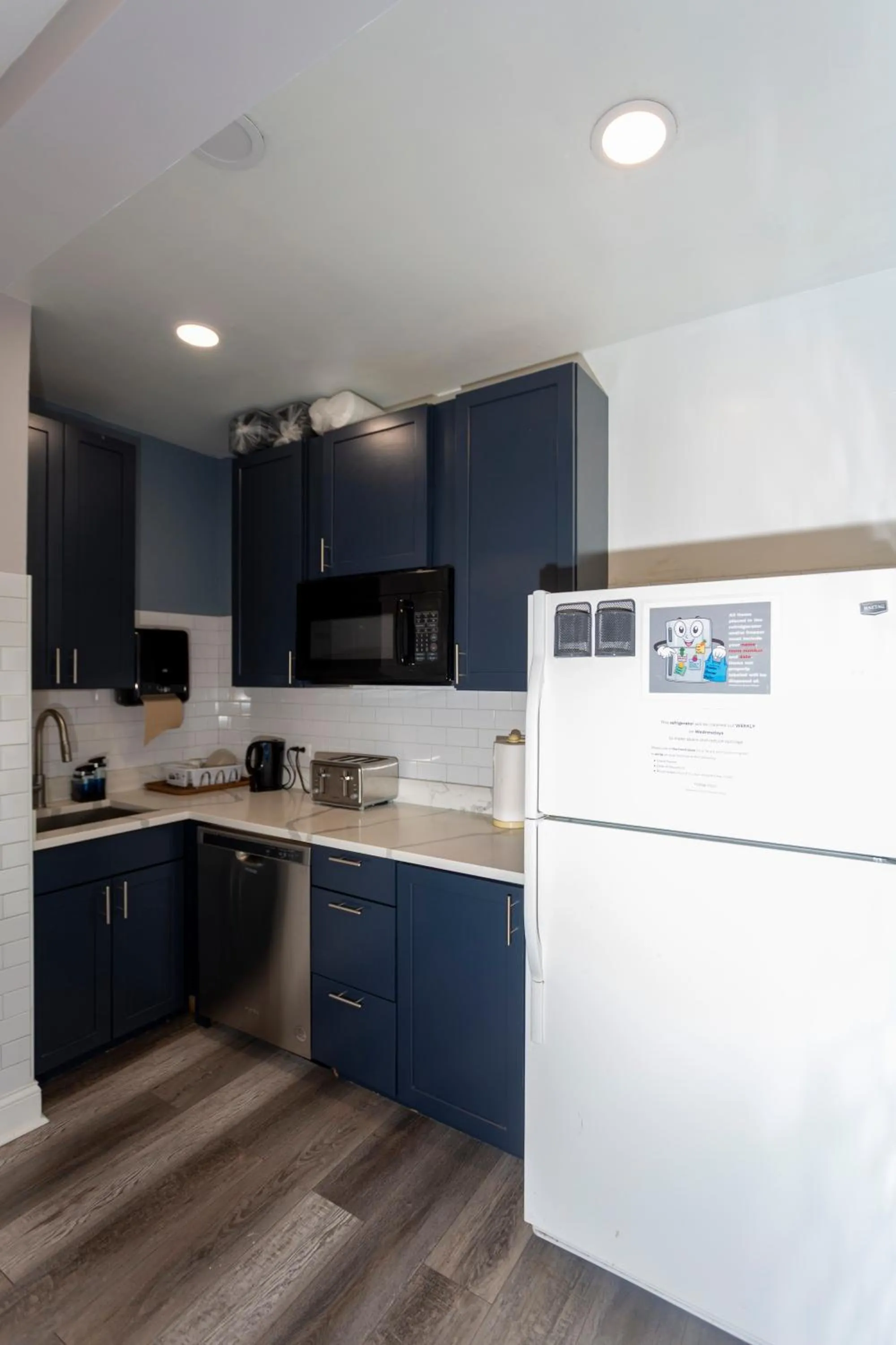 Property building in Chicago Parthenon Hostel