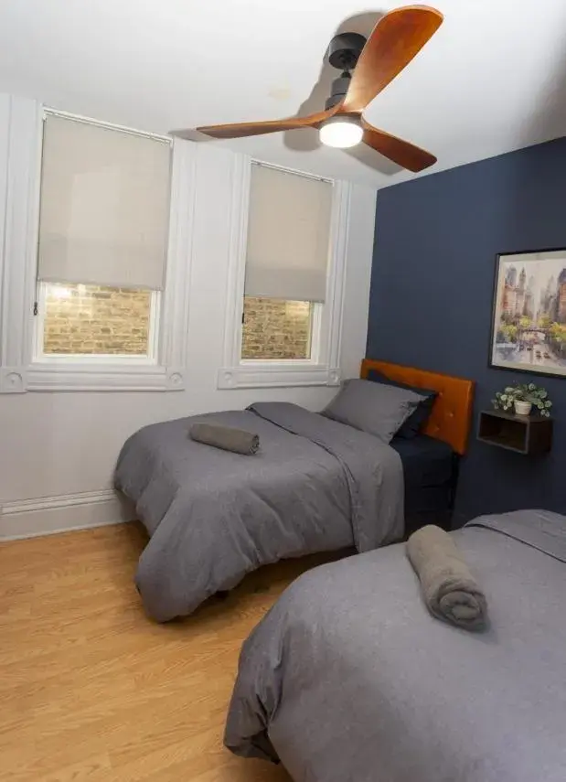 Private Two Bed Room – Shared Bathroom in Chicago Parthenon Hostel Private Two Bed Room – Shared Bathroom in Chicago Parthenon Hostel