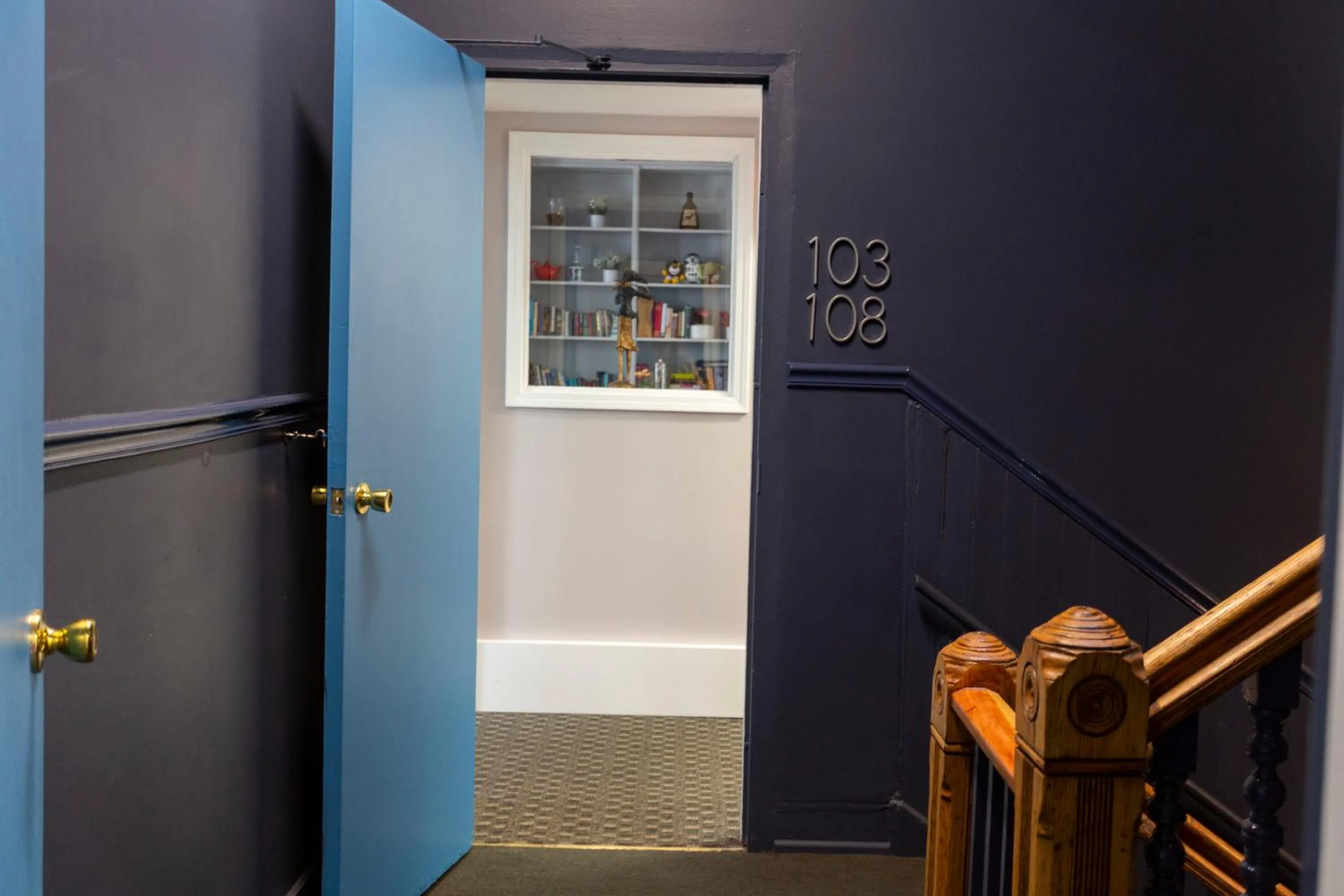 Property building in Chicago Parthenon Hostel