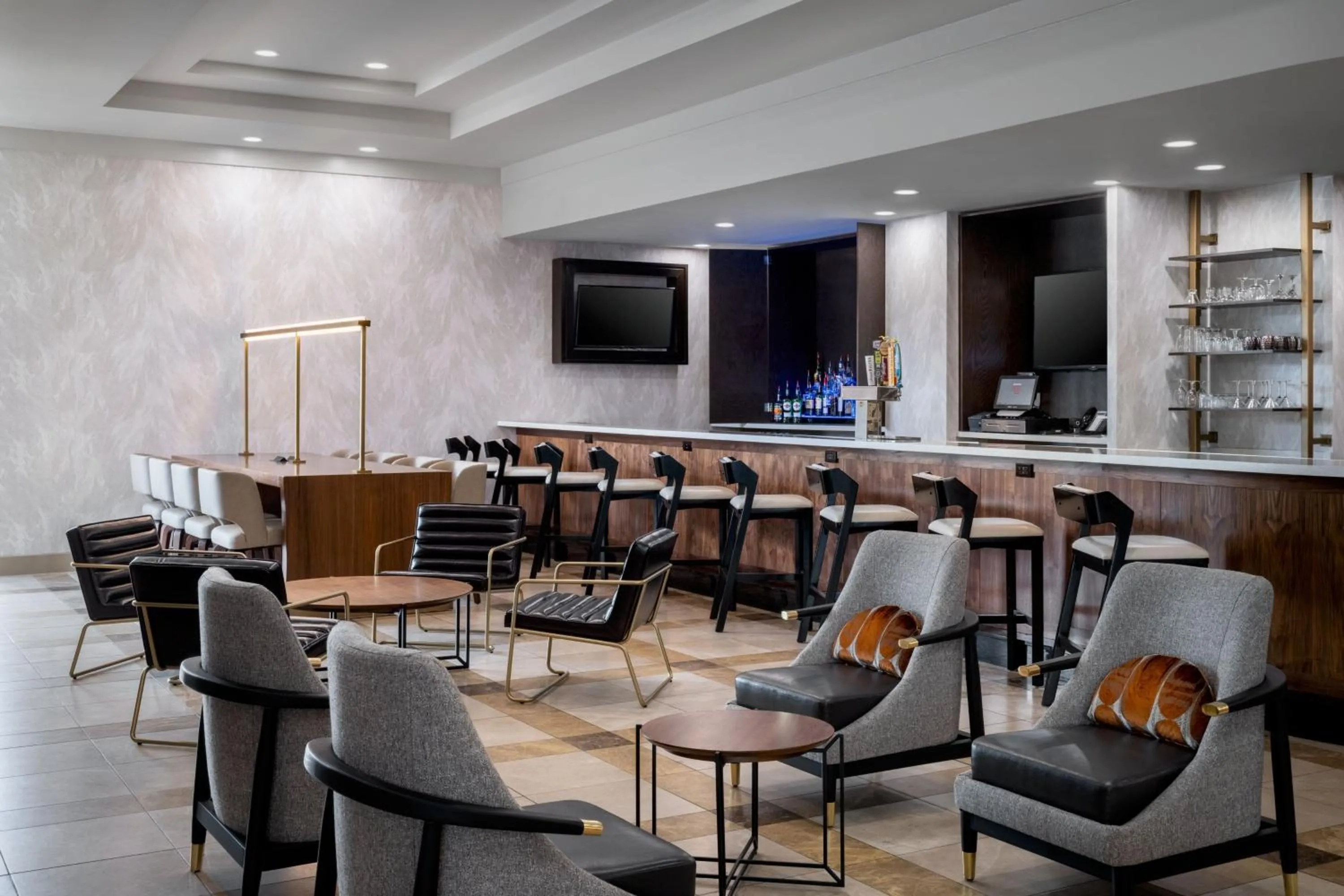 Lounge or bar in Macon Marriott City Center