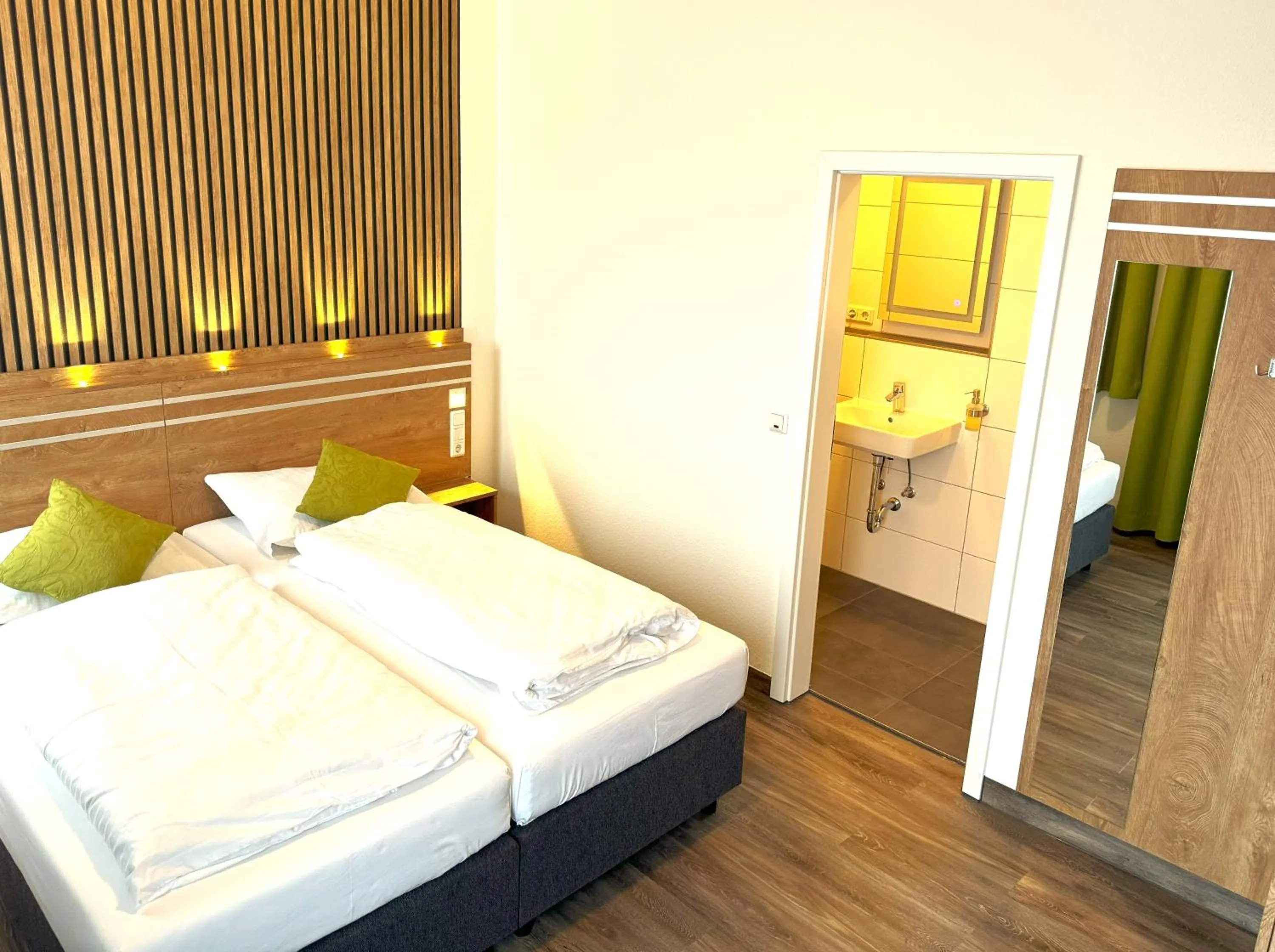 Bedroom, Bed in Berghotel Glockenberg