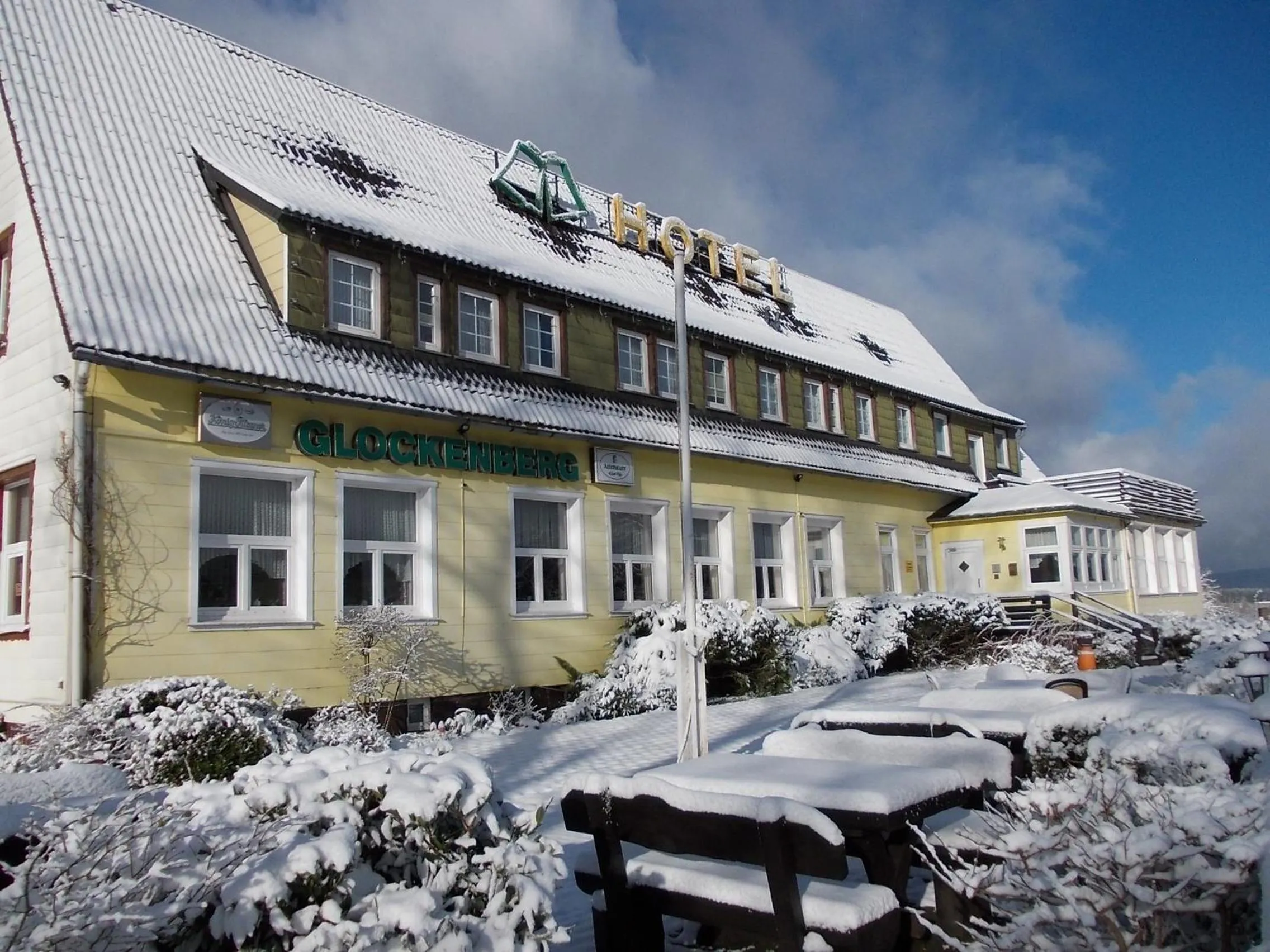 Facade/entrance in Berghotel Glockenberg