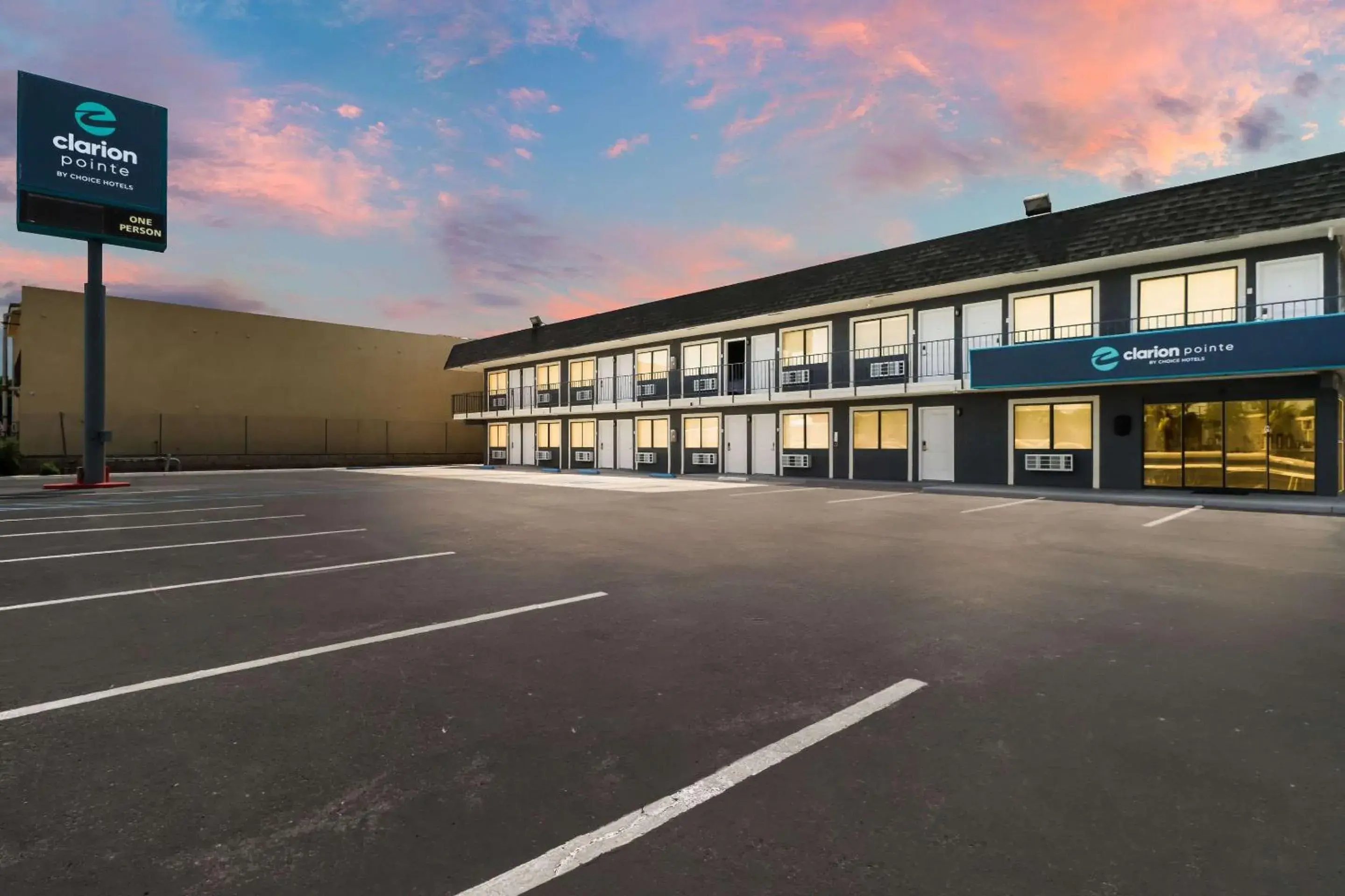Property building in Clarion Pointe Ridgecrest near China Lake Naval Station Property building in Clarion Pointe Ridgecrest near China Lake Naval Station