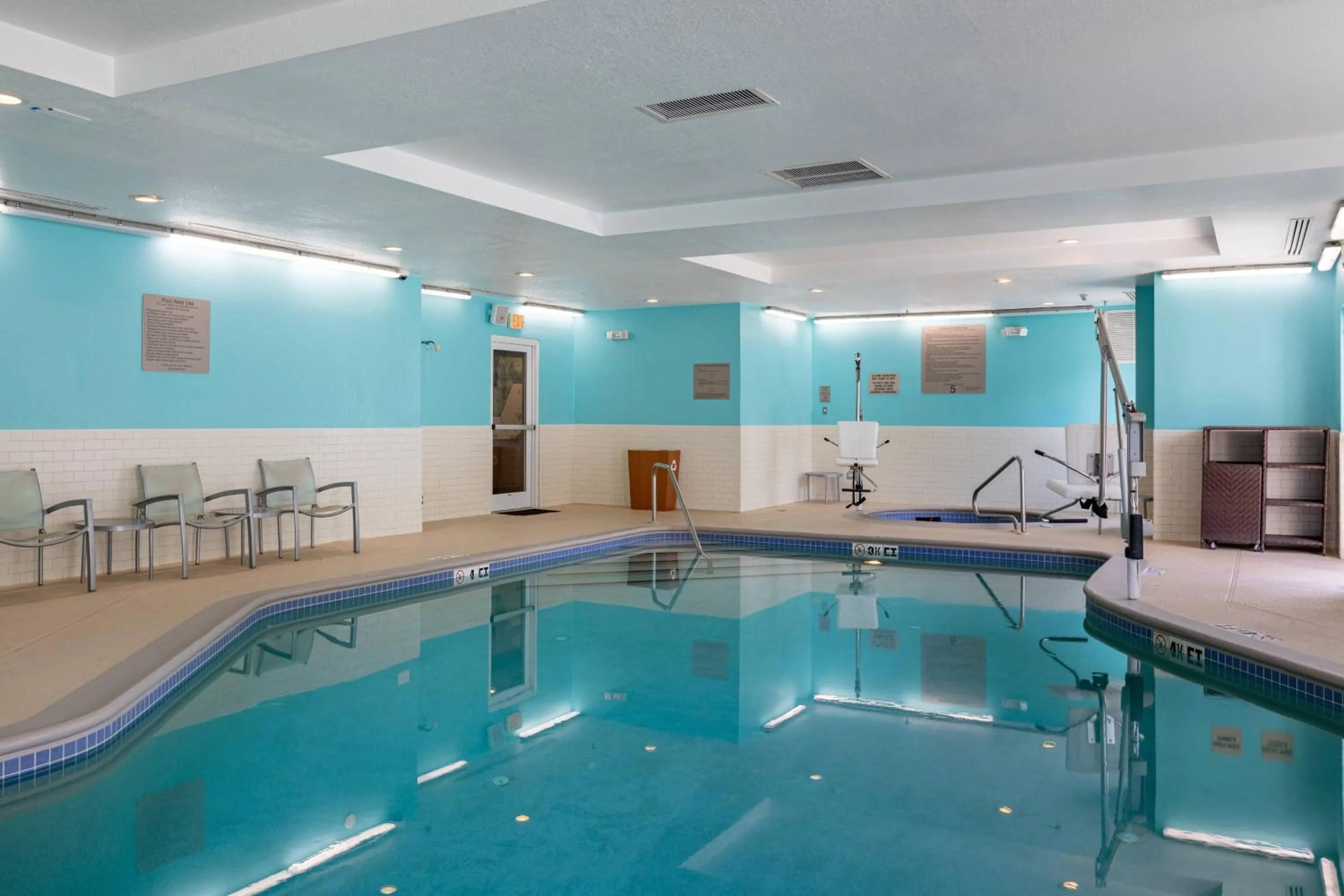 Swimming pool in SpringHill Suites Orlando Altamonte Springs/Maitland