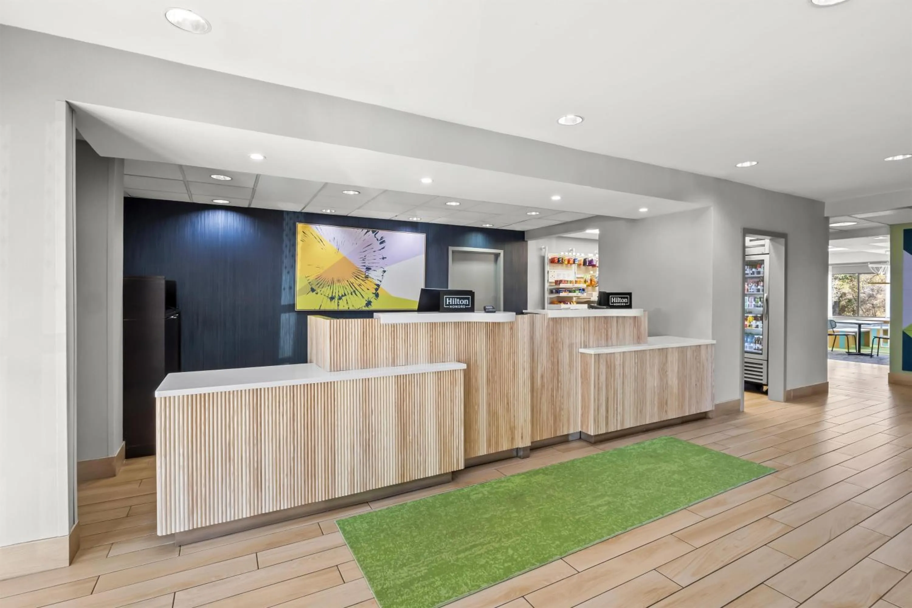 Lobby or reception in Spark by Hilton Macon North