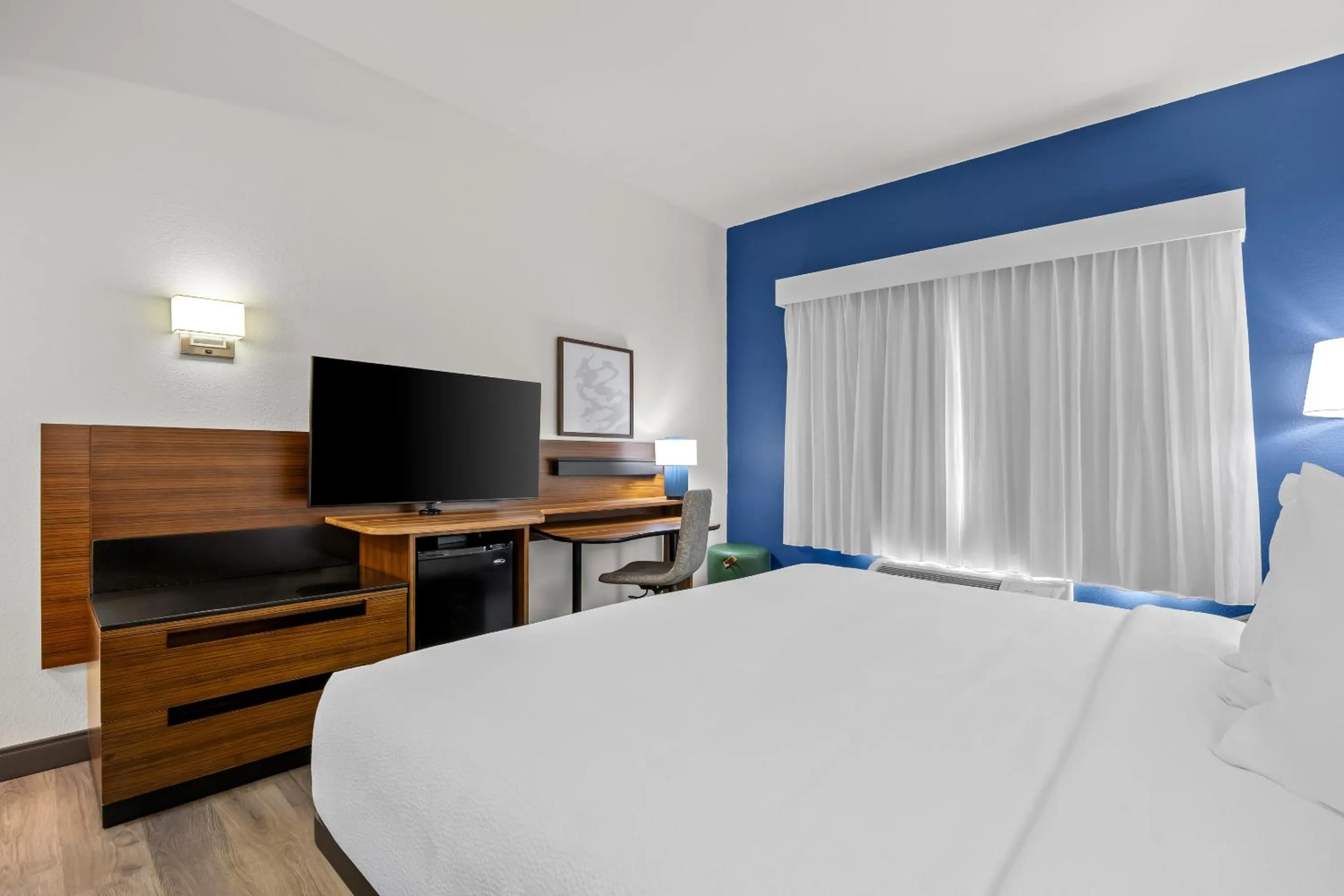 Bedroom, Bed in Spark by Hilton Macon North
