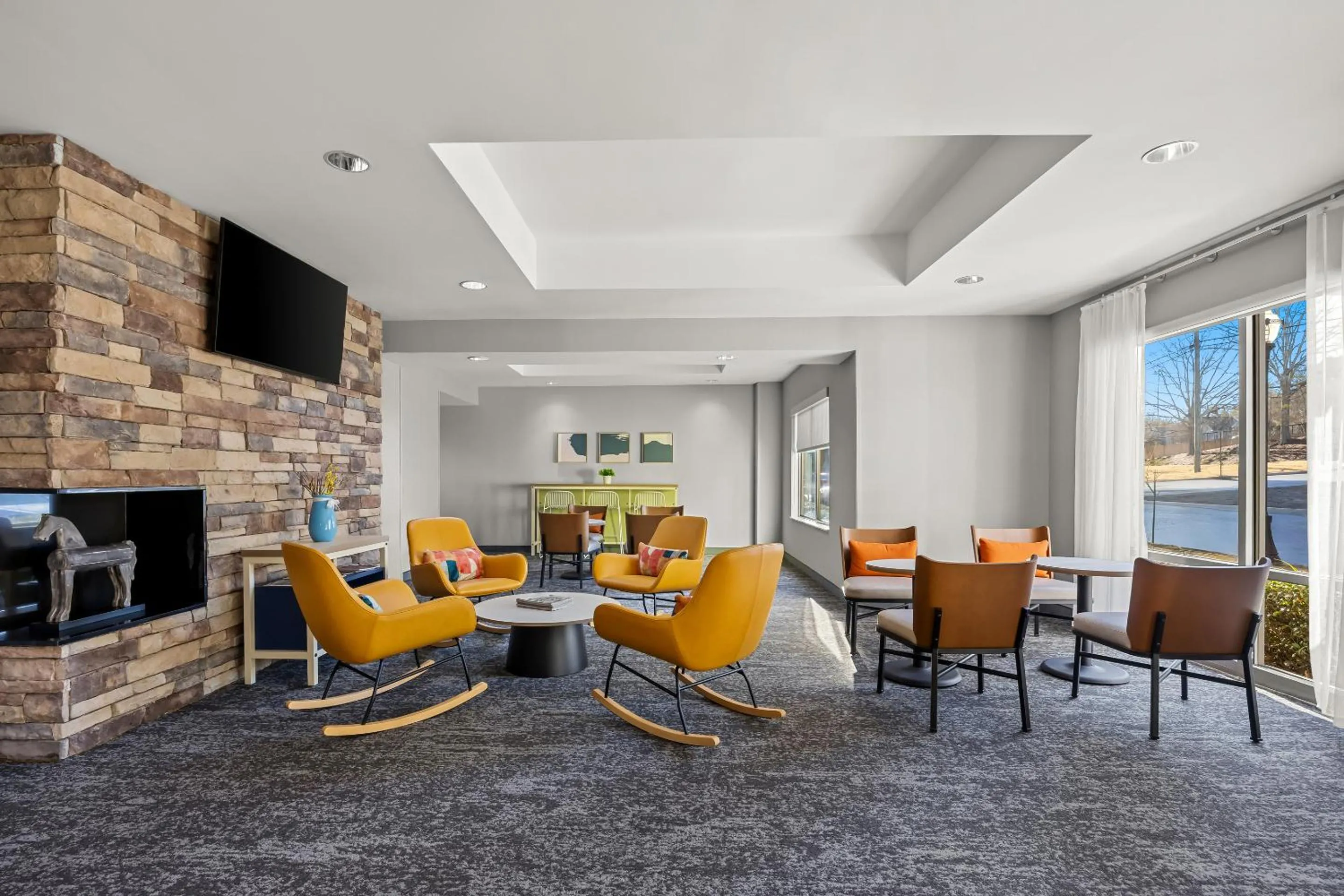 Lobby or reception in Spark by Hilton Macon North