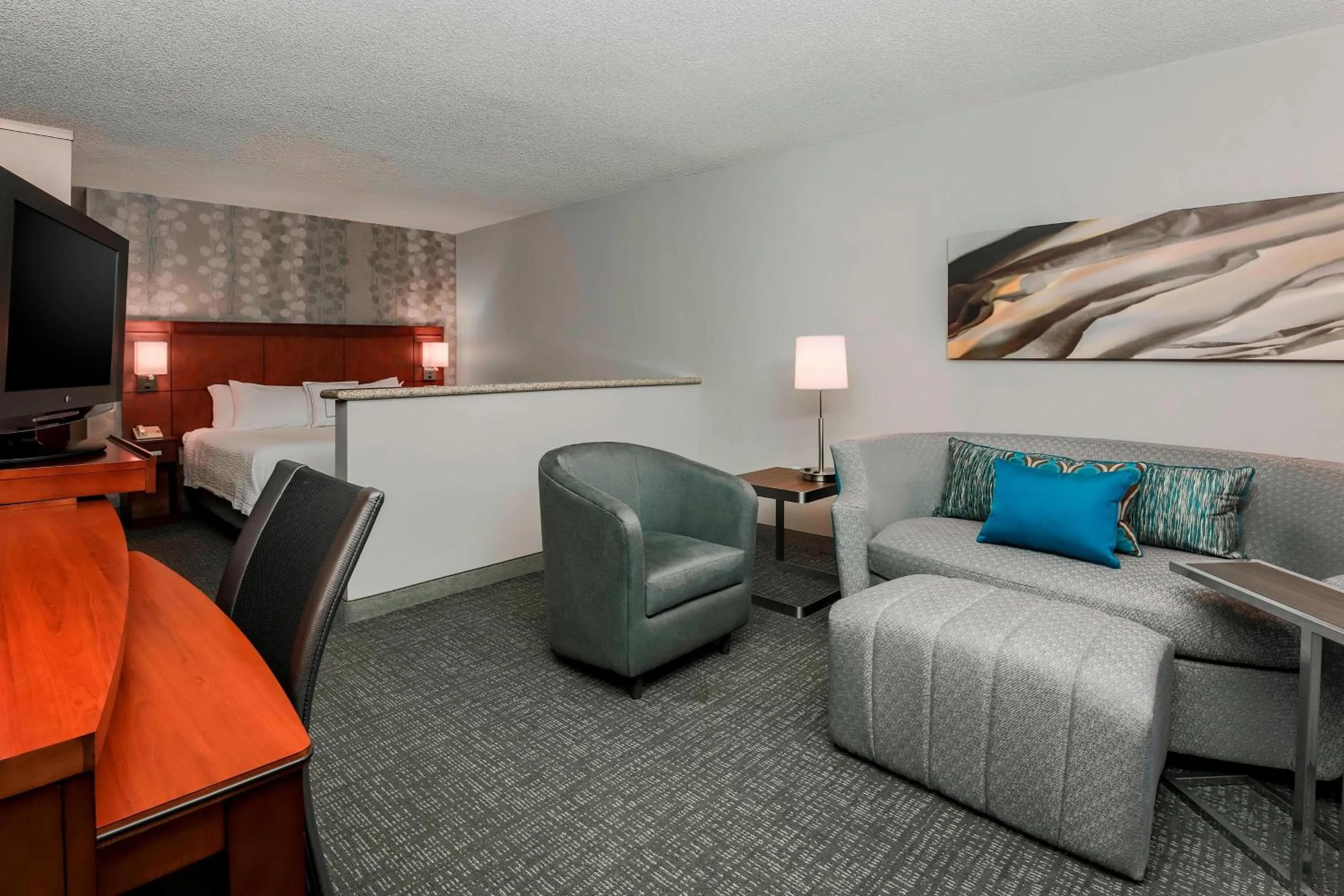 Photo of the whole room in Courtyard by Marriott Orlando Lake Mary North