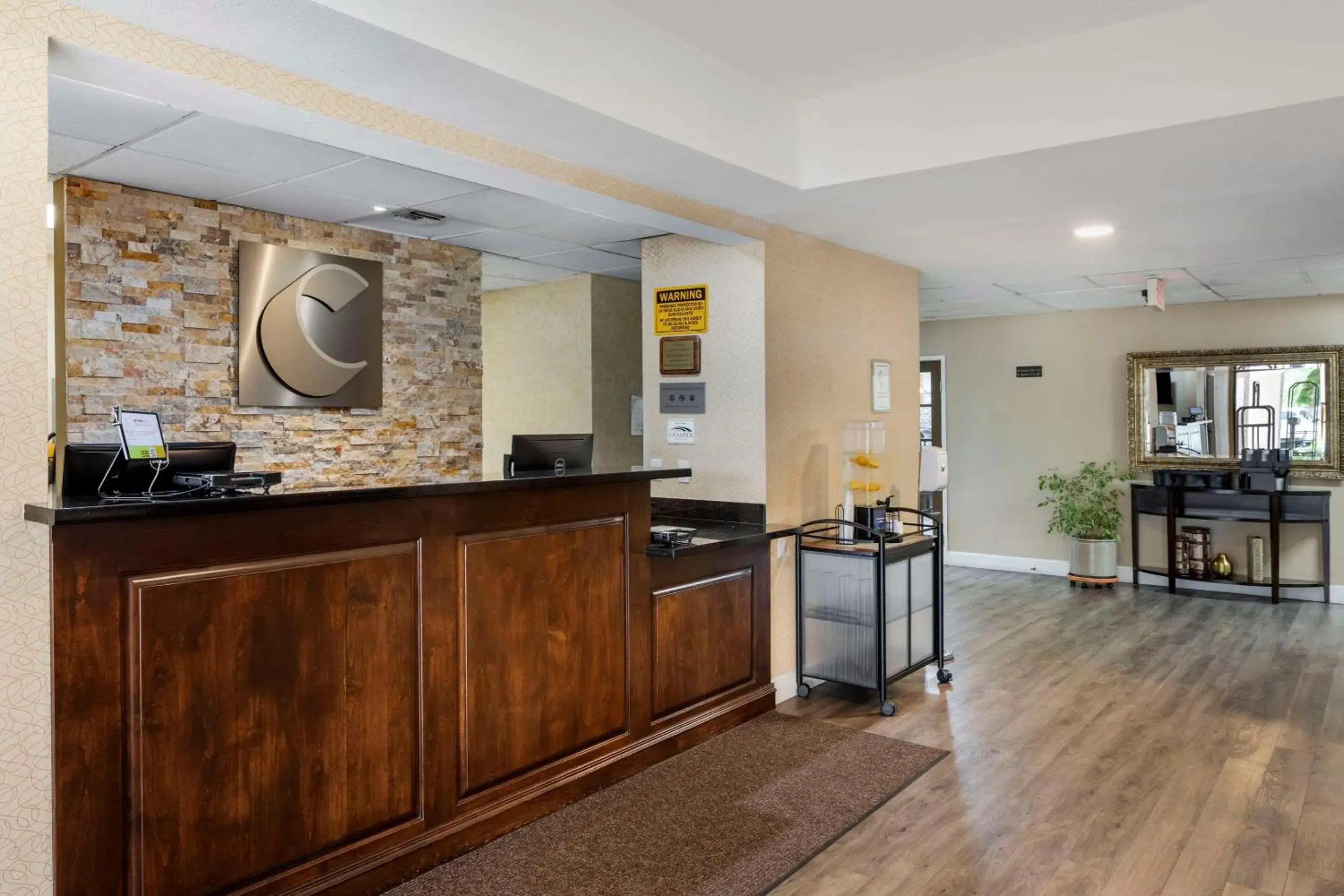 Lobby or reception in Comfort Suites Tulare Sequoia Gateway Lobby or reception in Comfort Suites Tulare Sequoia Gateway