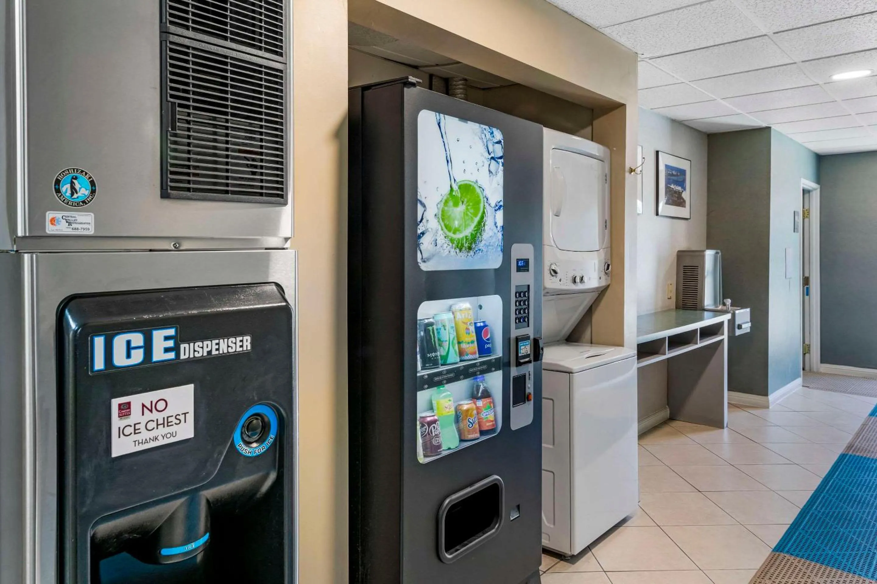 Restaurant/places to eat in Comfort Suites Tulare Sequoia Gateway