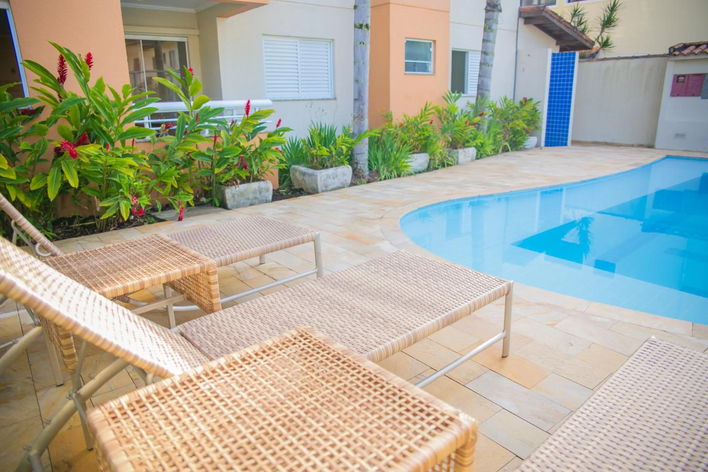 Swimming pool in Lorenza by Paramar