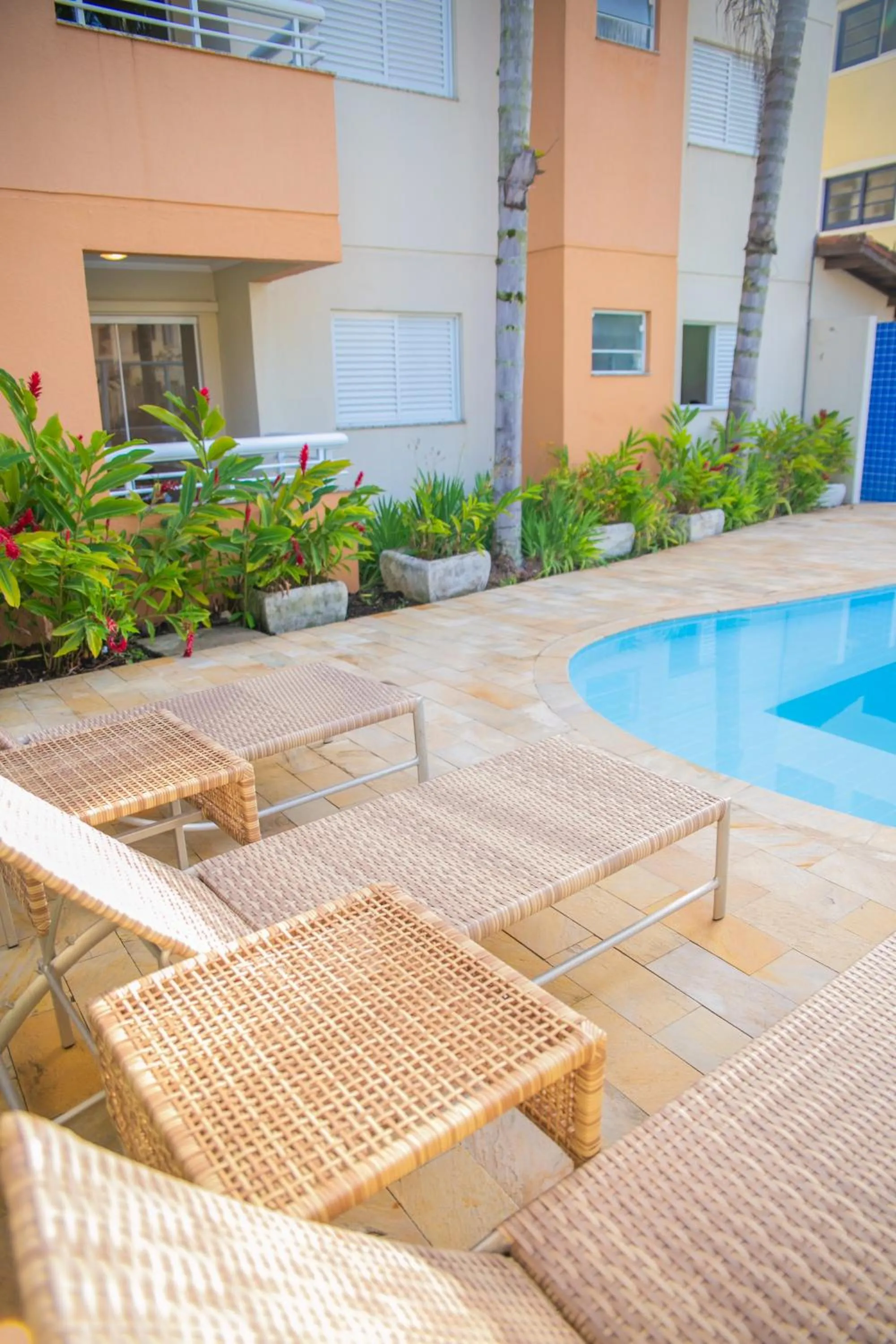 Swimming pool in Lorenza by Paramar