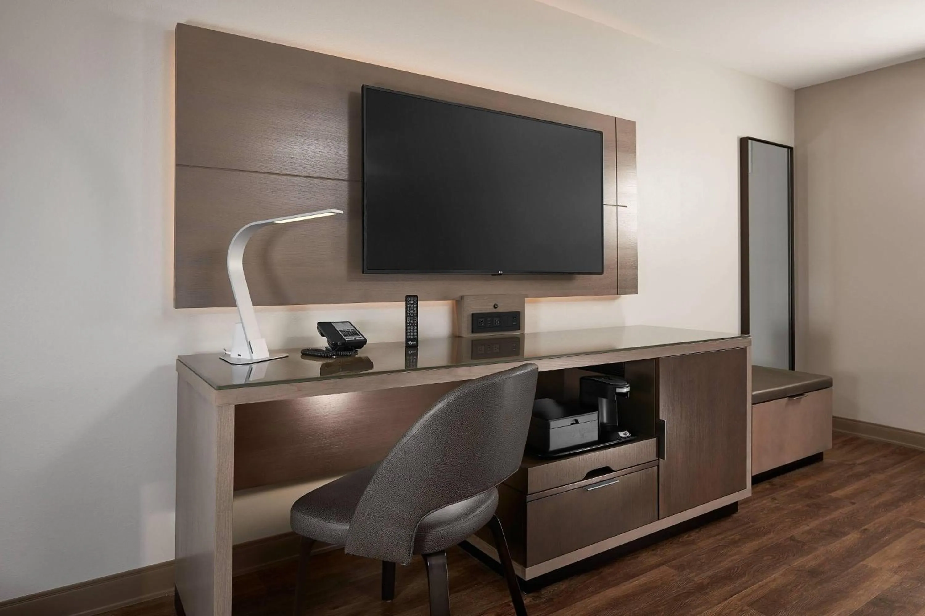 Photo of the whole room in Orlando Marriott Lake Mary