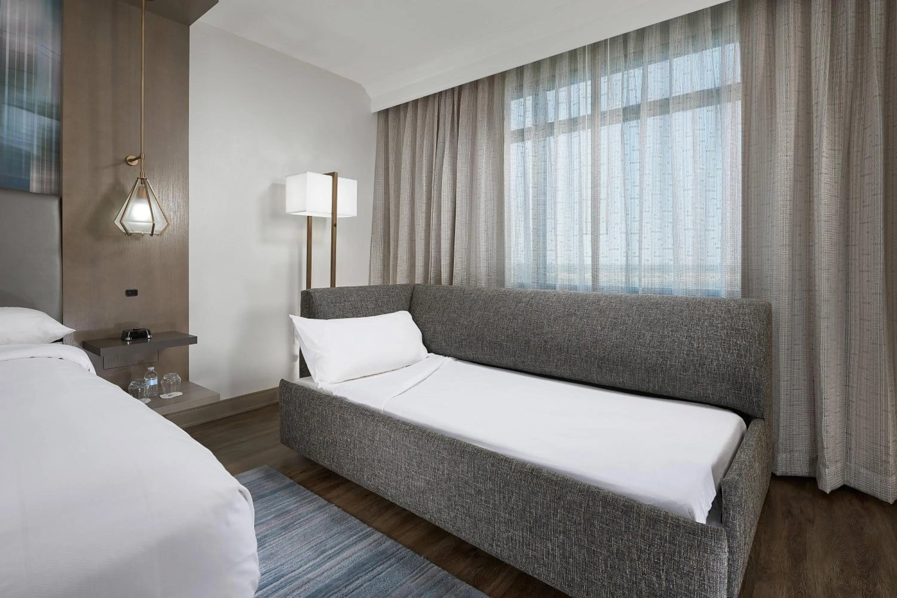 Photo of the whole room, Bed in Orlando Marriott Lake Mary