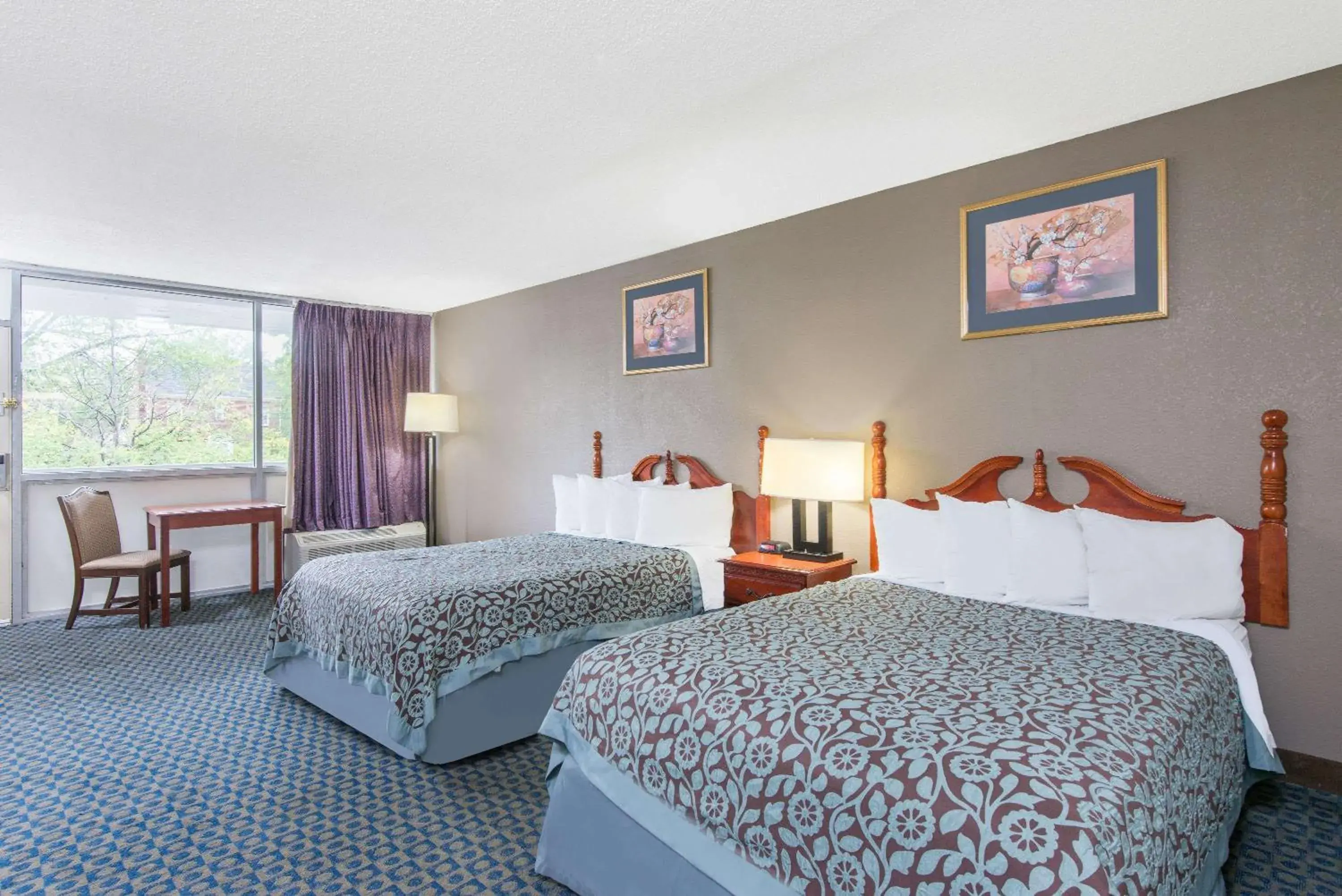 Photo of the whole room, Bed in Days Inn by Wyndham Arlington Pentagon
