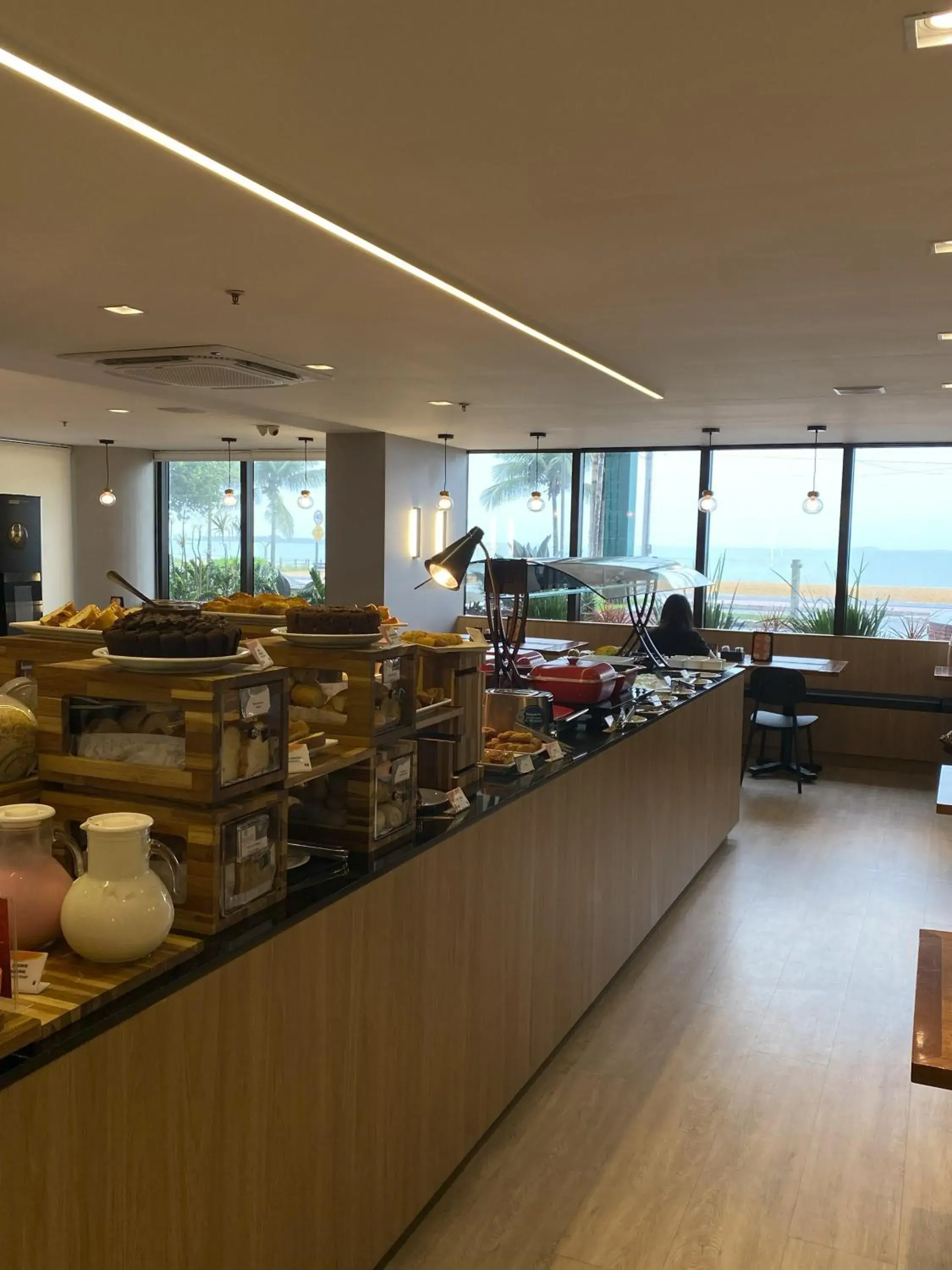 Restaurant/places to eat in Quality Suites Vila Velha Restaurant/places to eat in Quality Suites Vila Velha