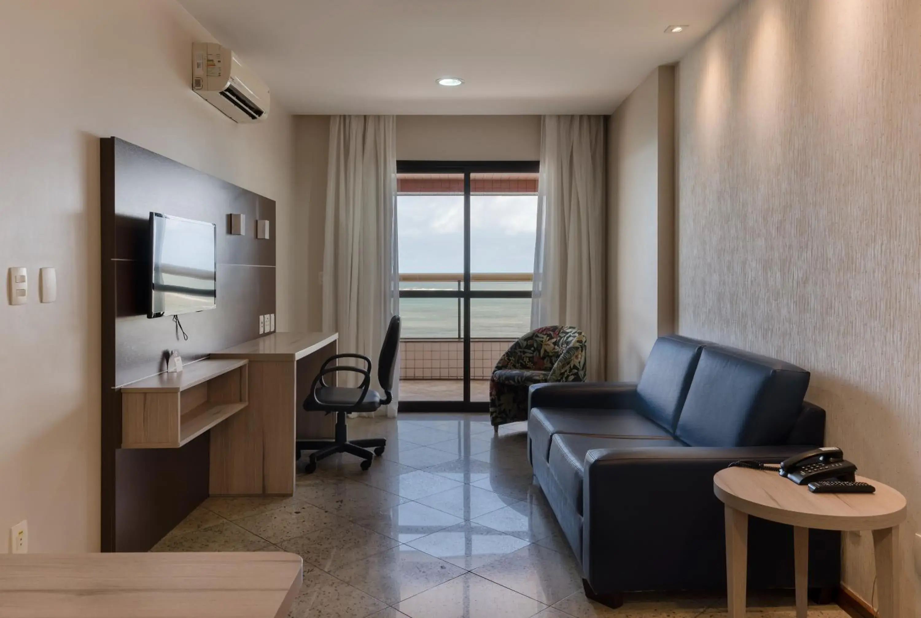Deluxe Suite Twin with Sea View - single occupancy in Quality Suites Vila Velha Deluxe Suite Twin with Sea View - single occupancy in Quality Suites Vila Velha