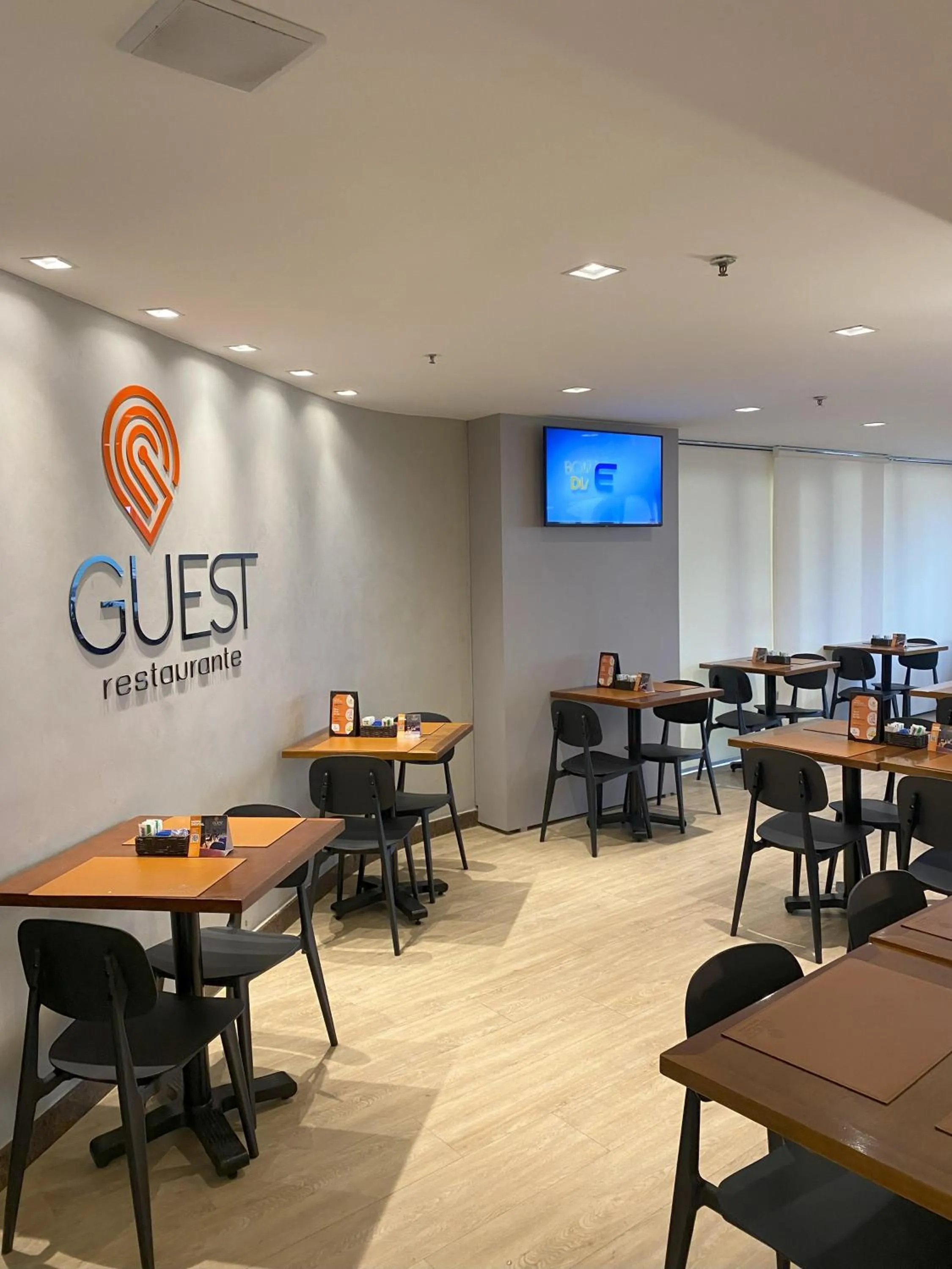 Restaurant/places to eat in Quality Suites Vila Velha