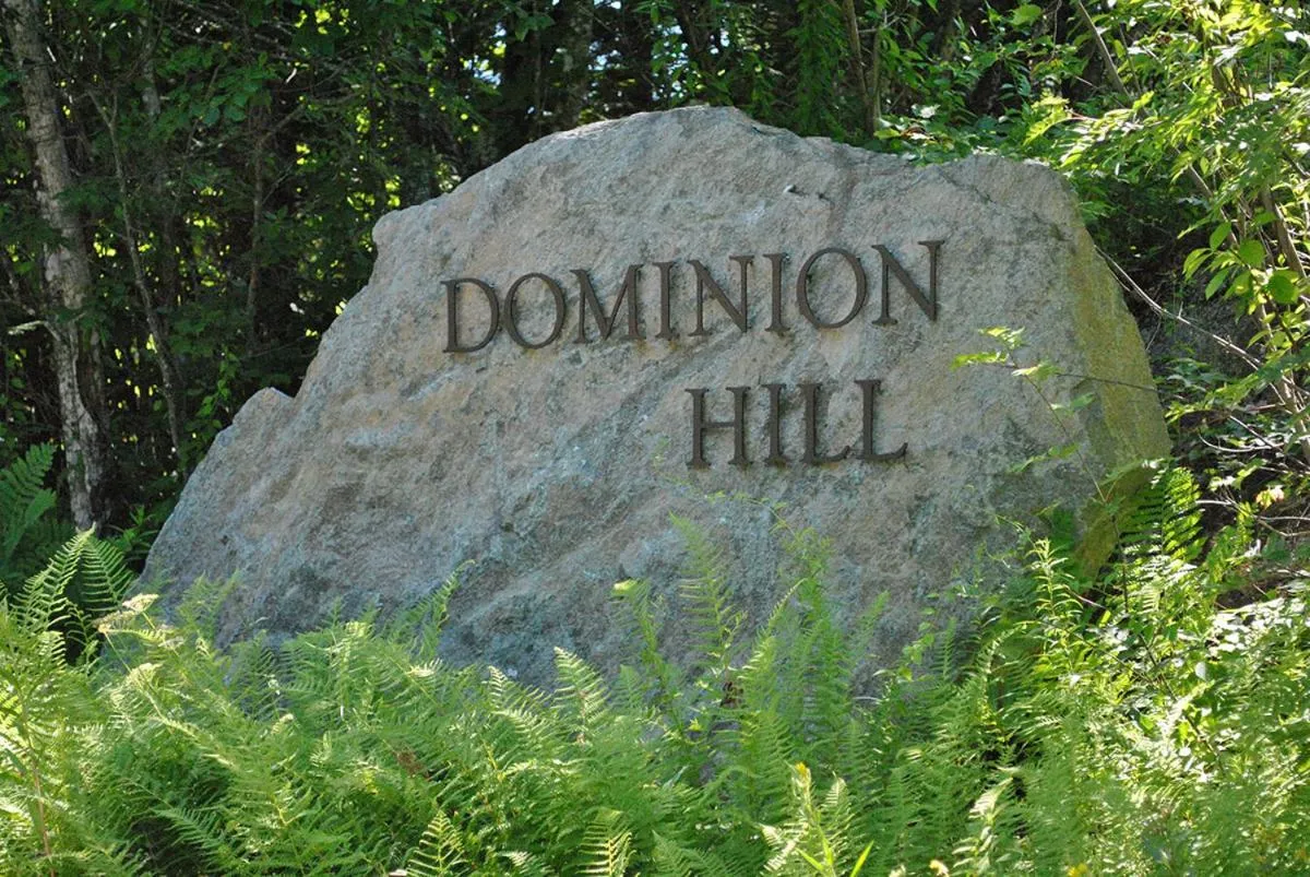 Logo/Certificate/Sign in Dominion Hill Country Inn