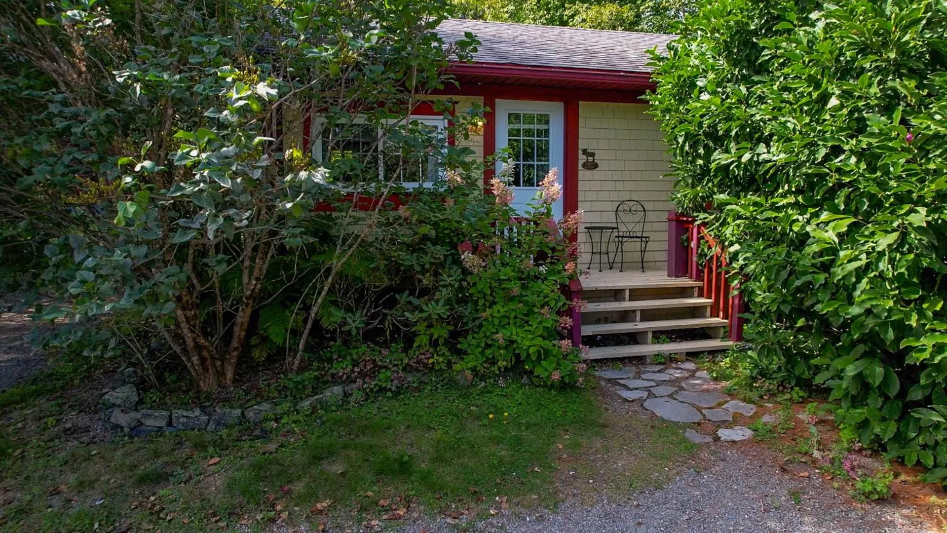 Property building in Dominion Hill Country Inn