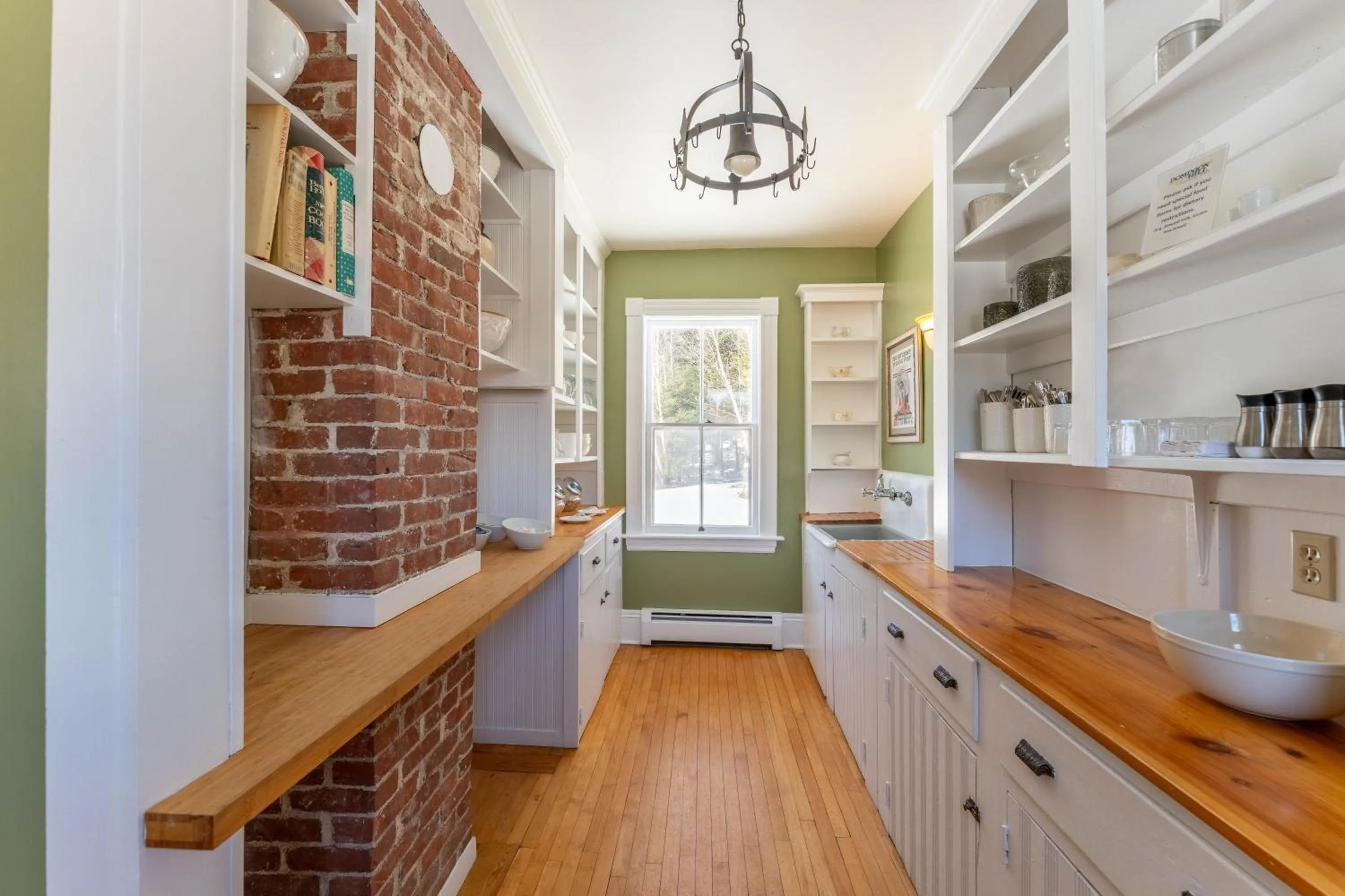 Dining area in Dominion Hill Country Inn