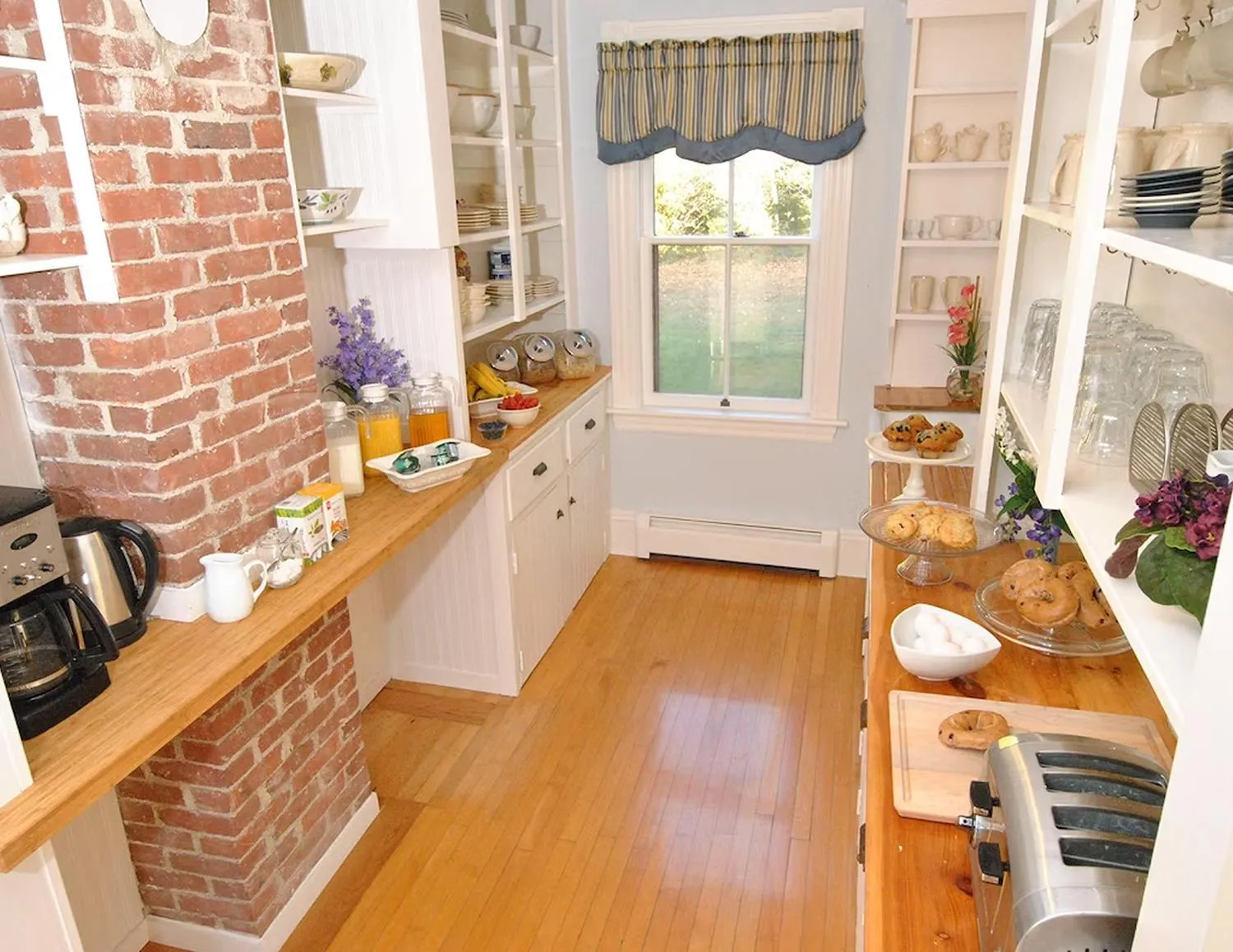 Breakfast in Dominion Hill Country Inn