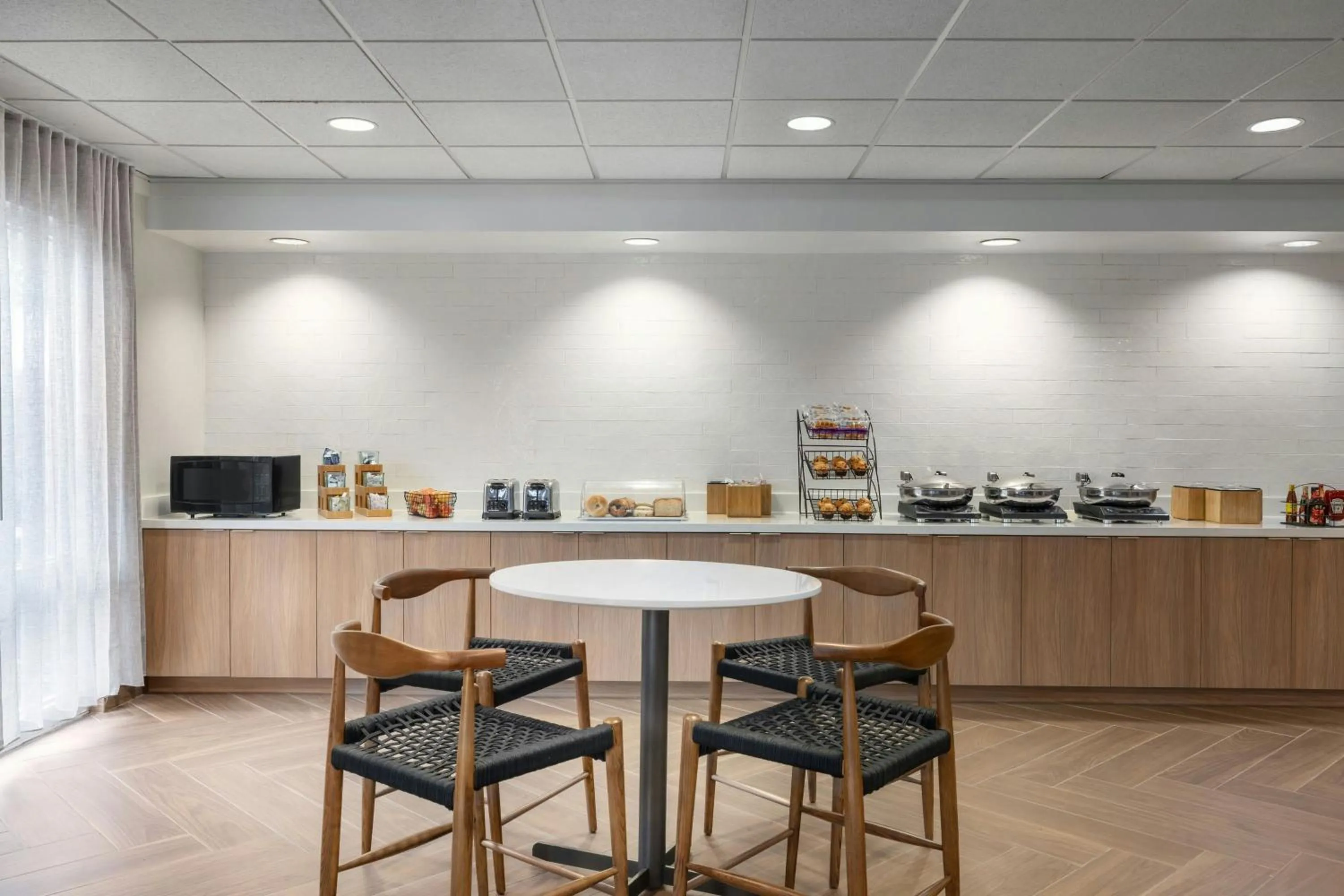 Breakfast in Fairfield Inn & Suites Memphis Olive Branch