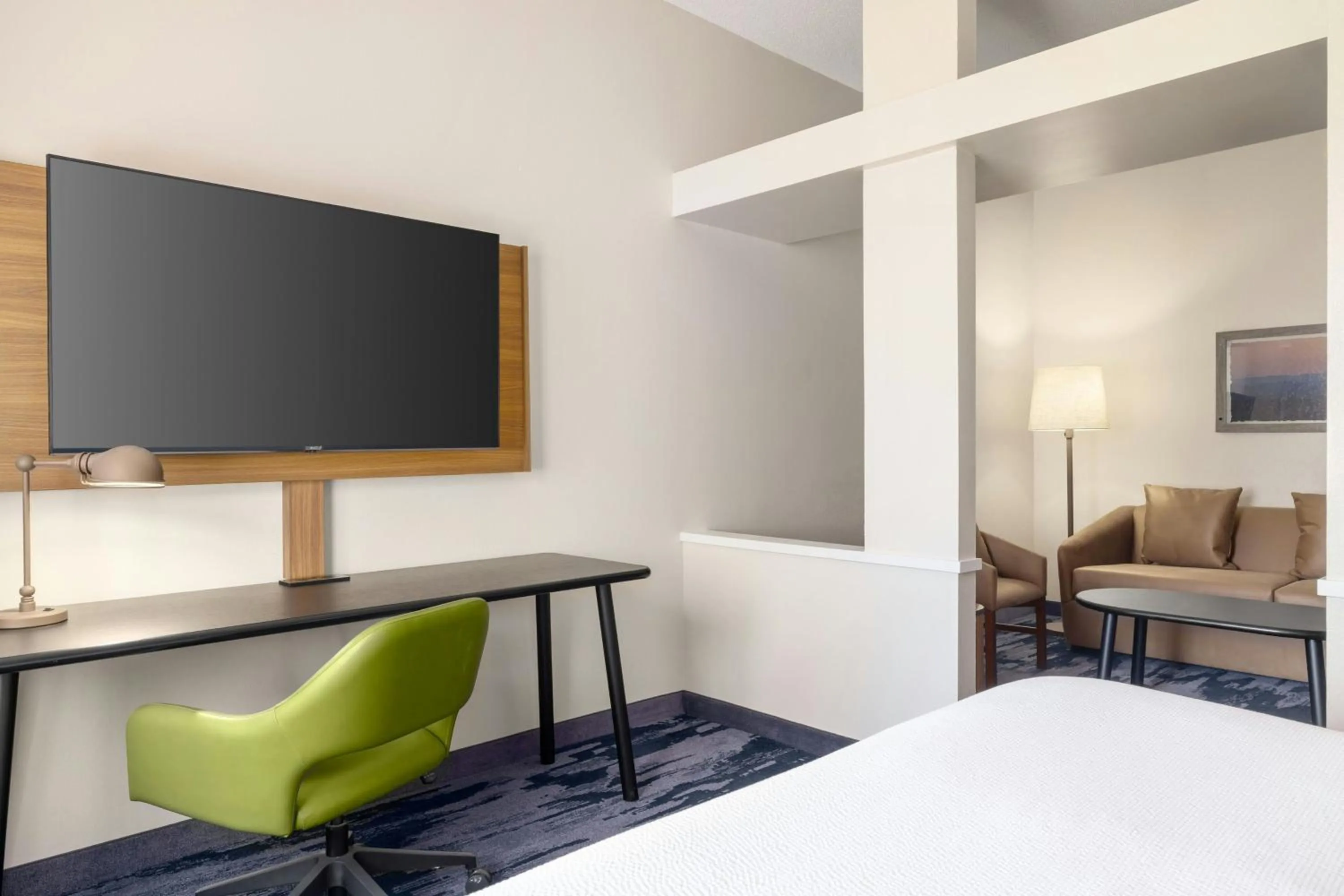 Photo of the whole room, Bed in Fairfield Inn & Suites Memphis Olive Branch