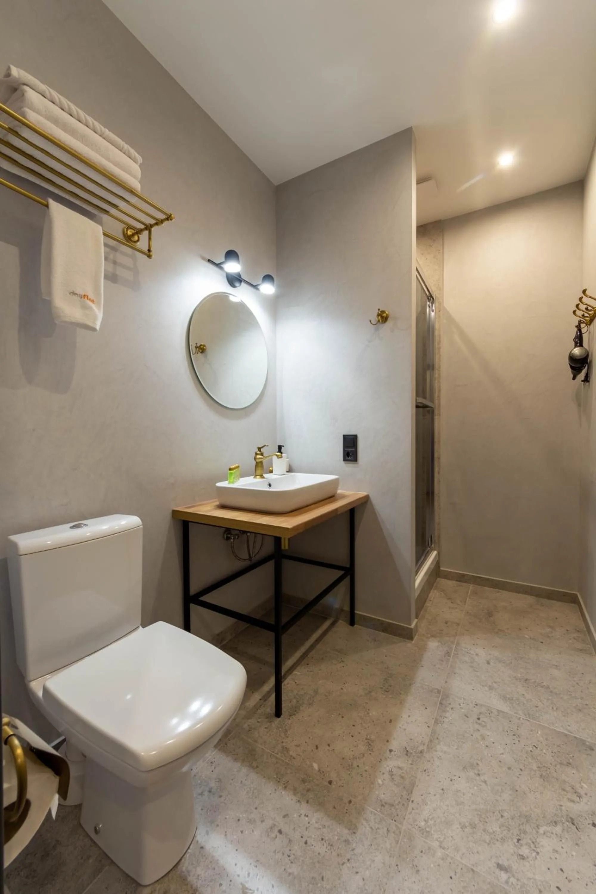 Toilet in Idea Design Apart-Hotel Prorizna