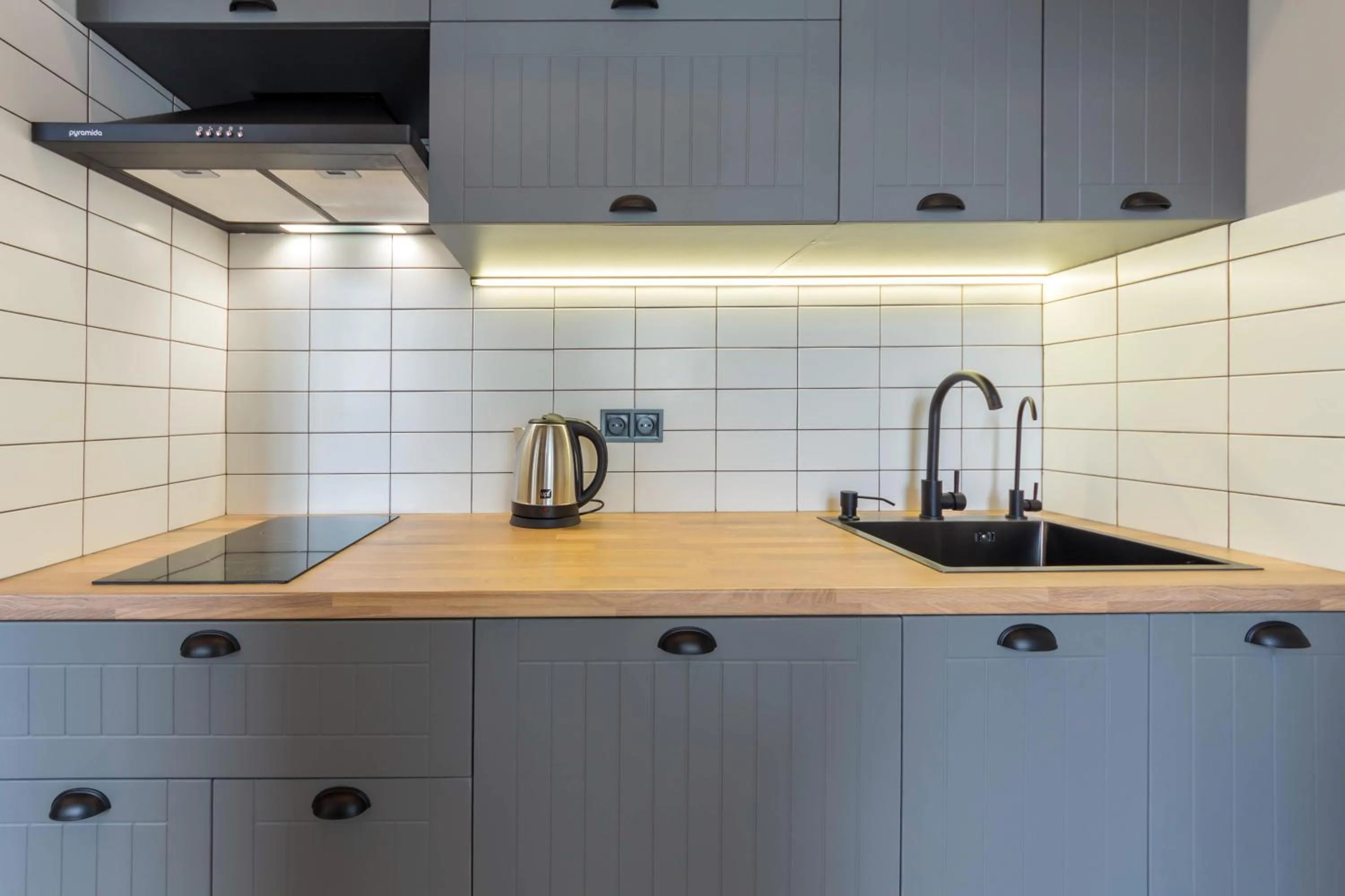 Coffee/tea facilities in Idea Design Apart-Hotel Prorizna