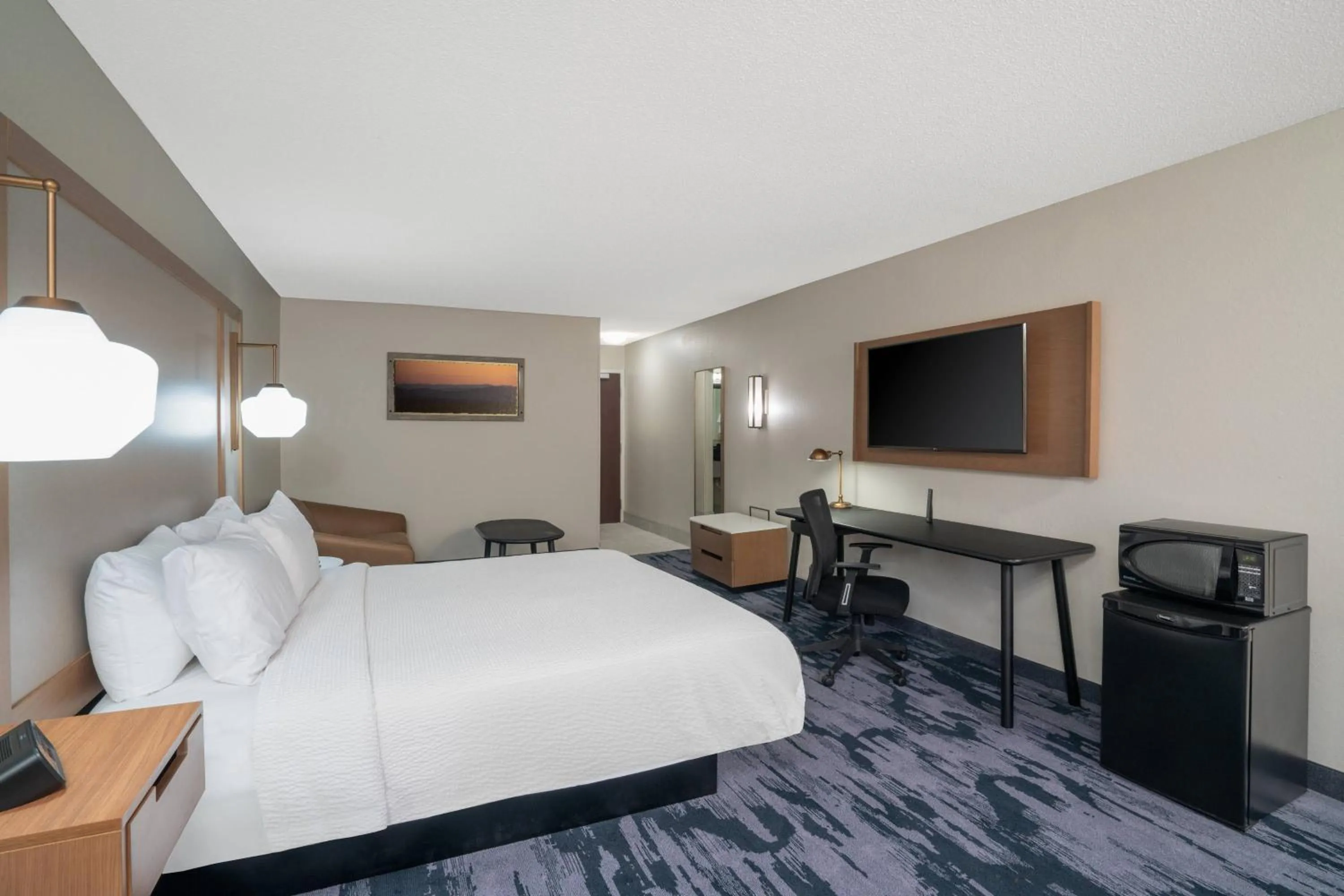 Photo of the whole room, Bed in Fairfield Inn & Suites Memphis I-240 & Perkins