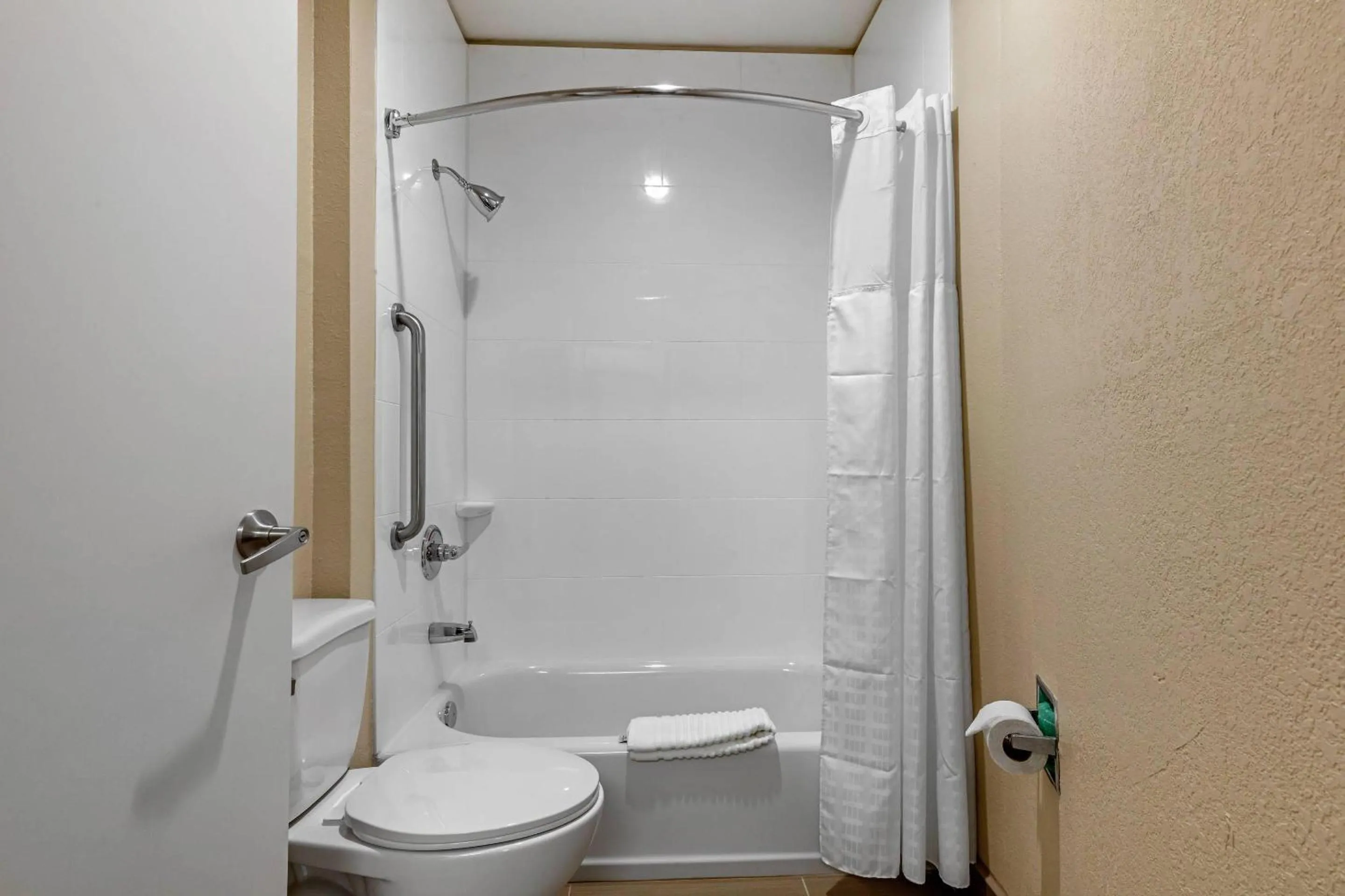 Bedroom in Comfort Inn & Suites Montgomery East Carmichael Rd