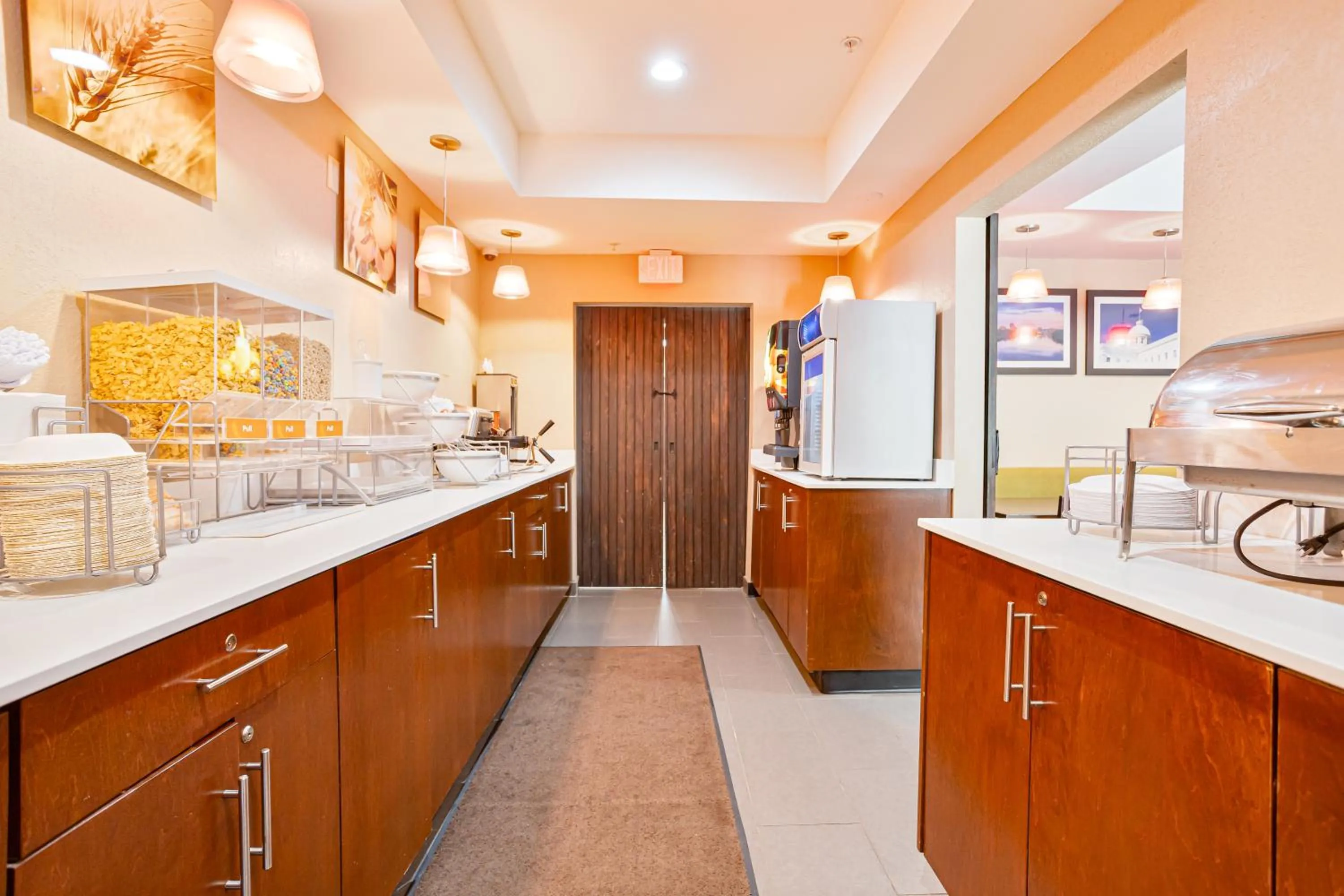 Buffet breakfast in Comfort Inn & Suites Montgomery East Carmichael Rd