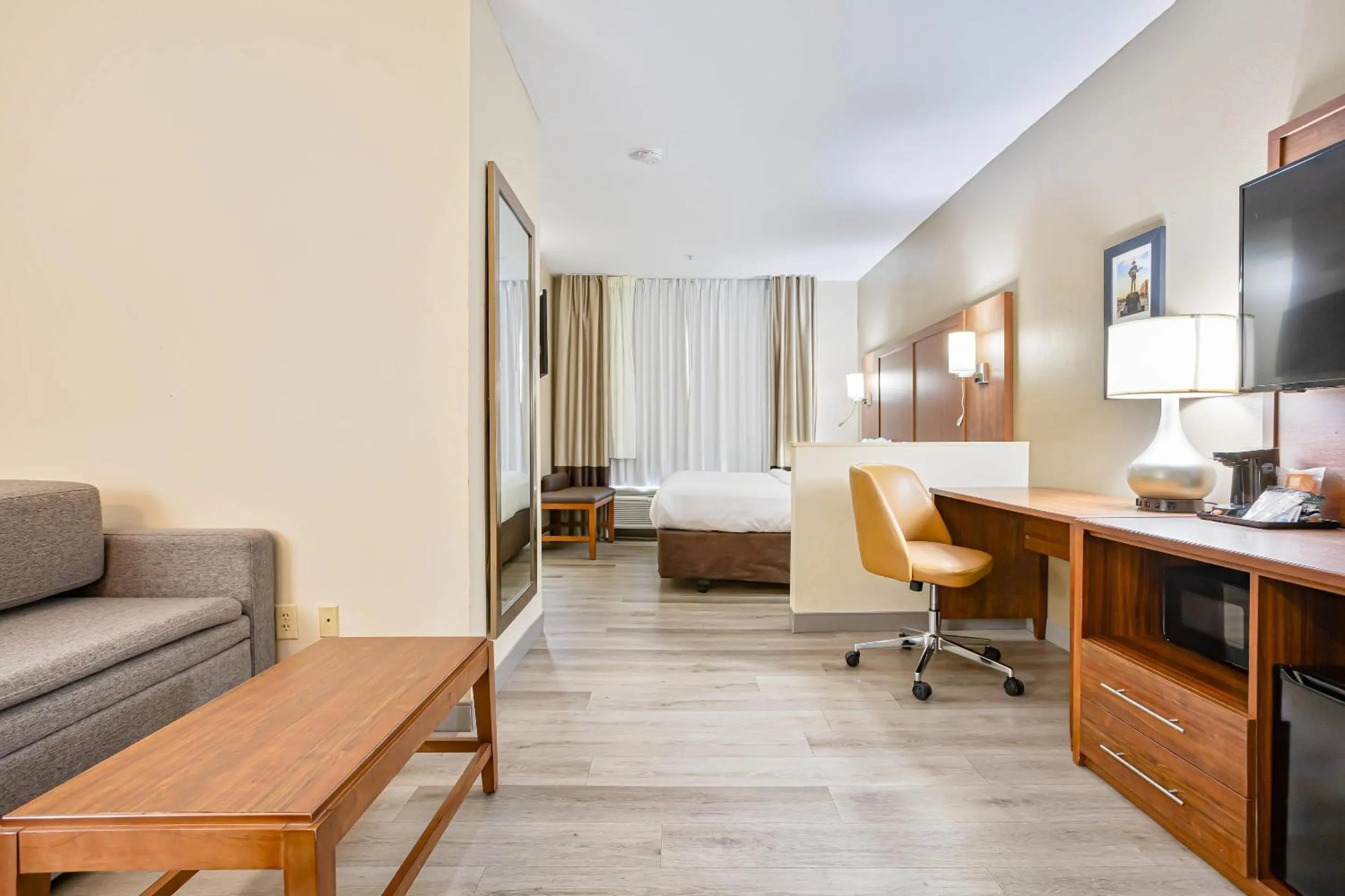 Bedroom, Bed in Comfort Inn & Suites Montgomery East Carmichael Rd