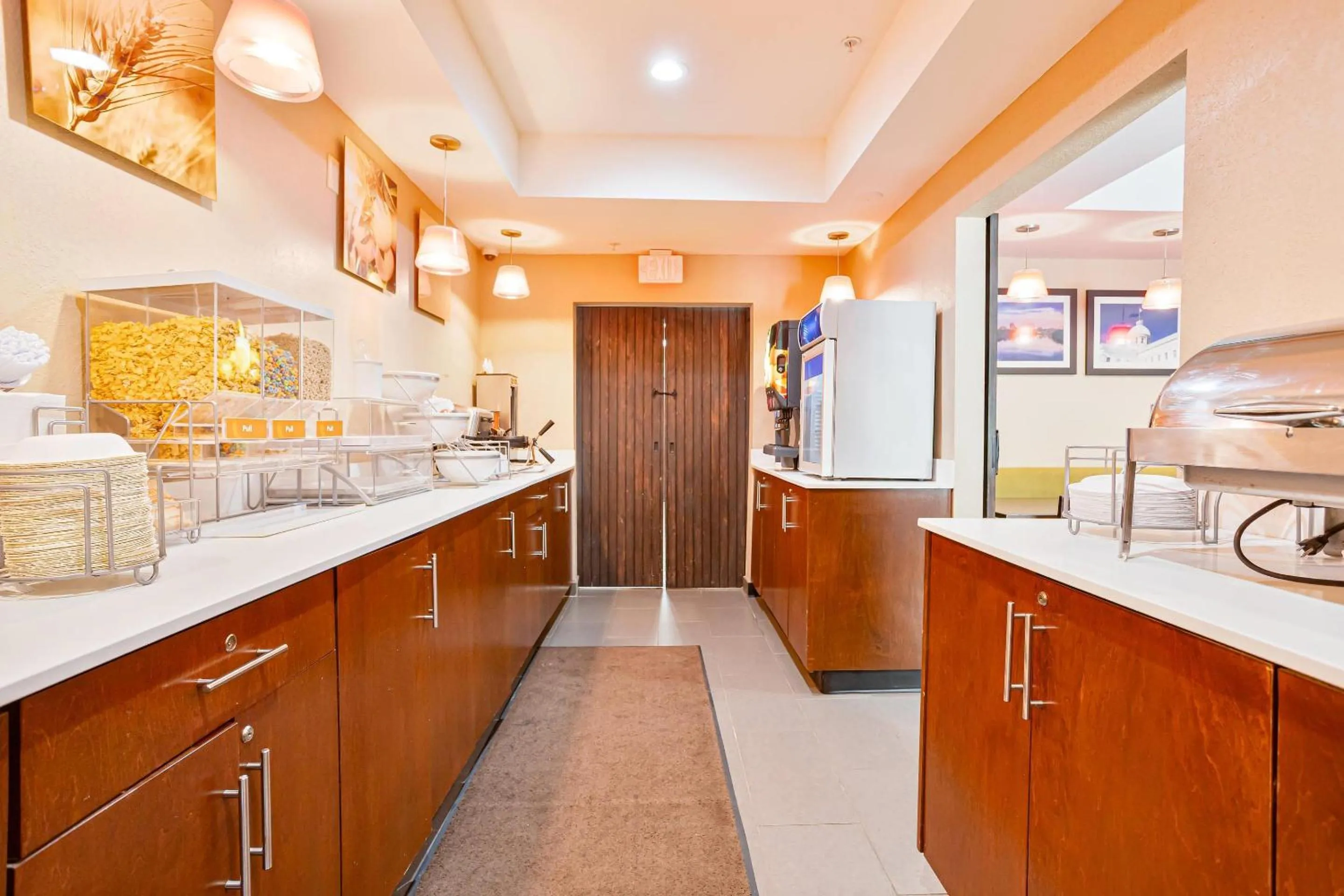 Breakfast in Comfort Inn & Suites Montgomery East Carmichael Rd