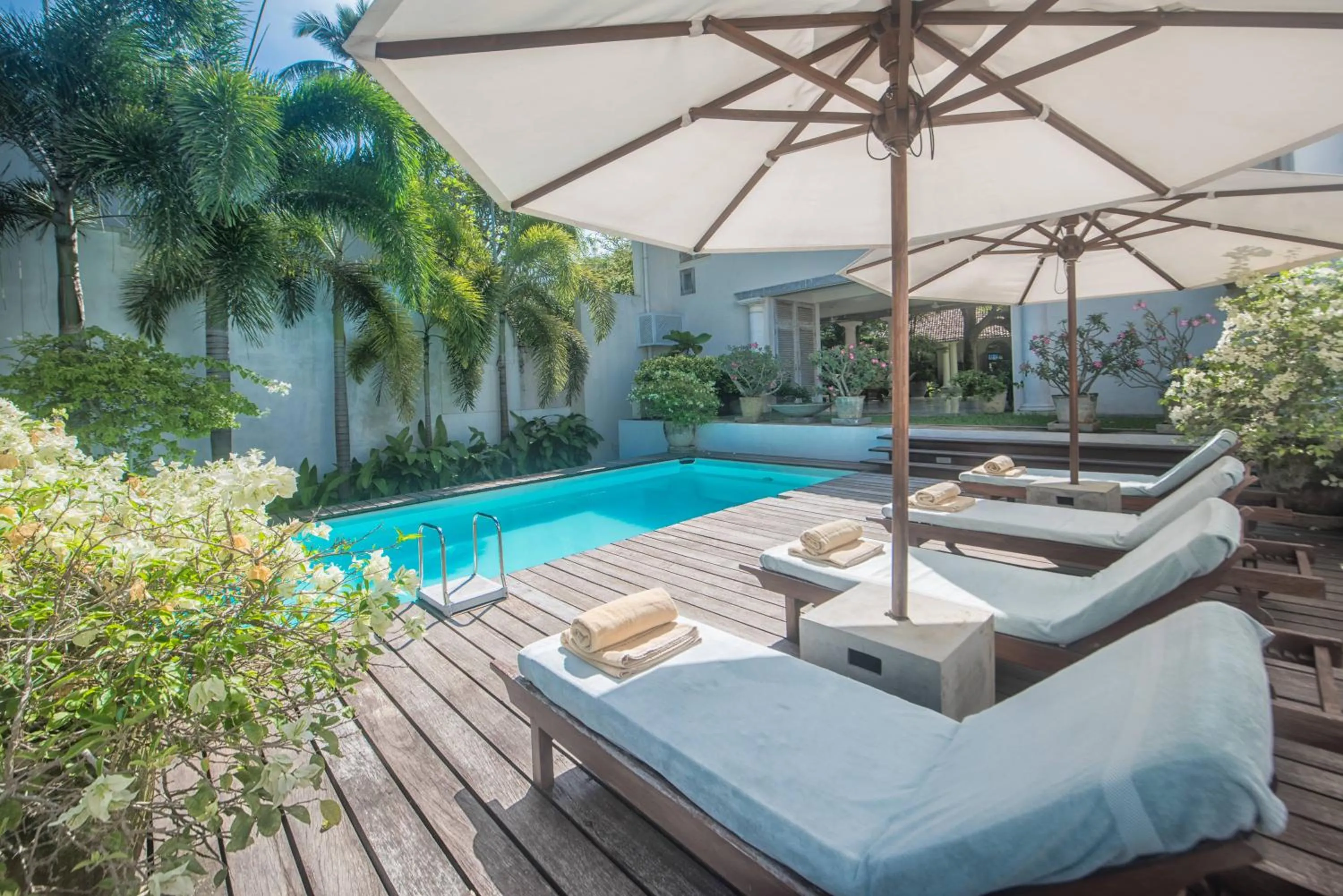 Swimming pool in 20 Middle Street