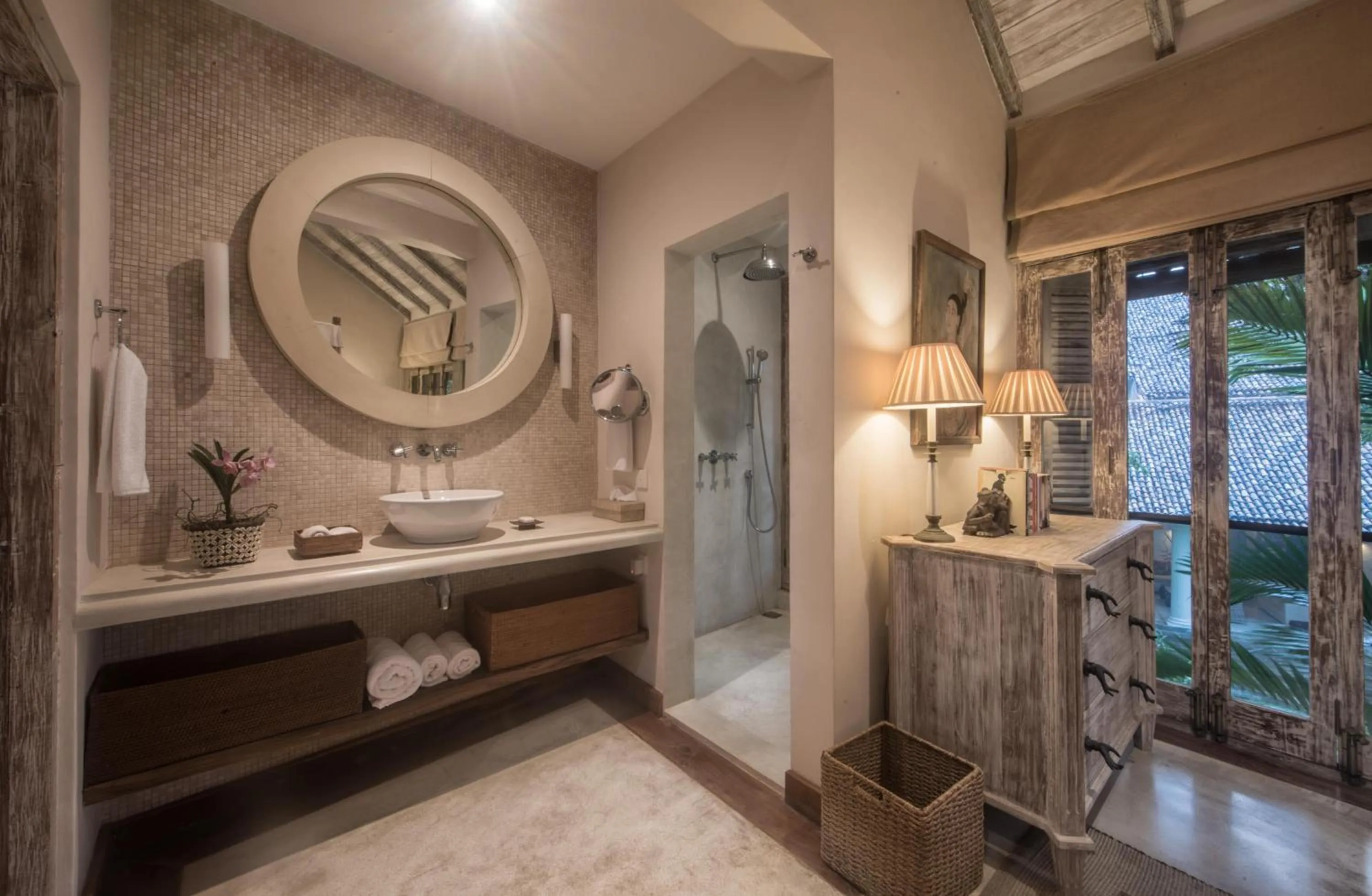 Bathroom in 20 Middle Street