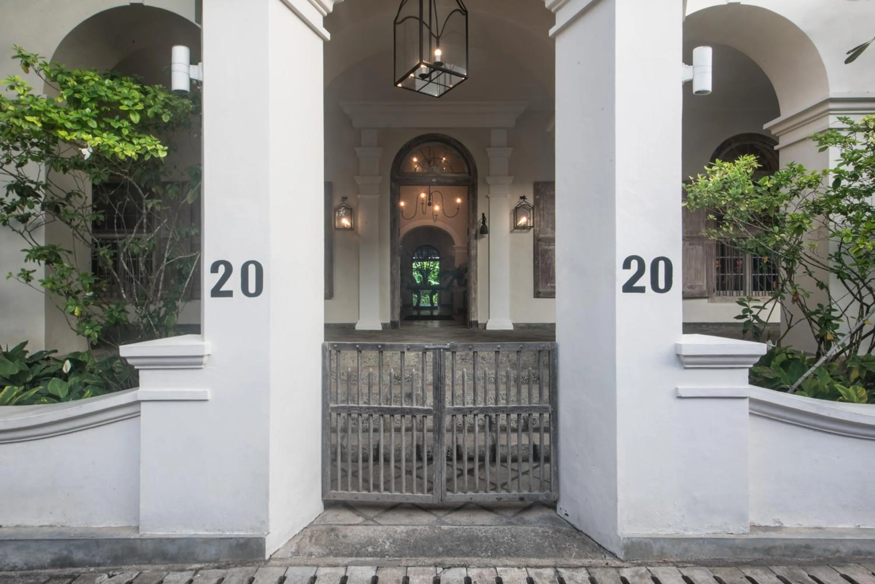 Facade/entrance in 20 Middle Street