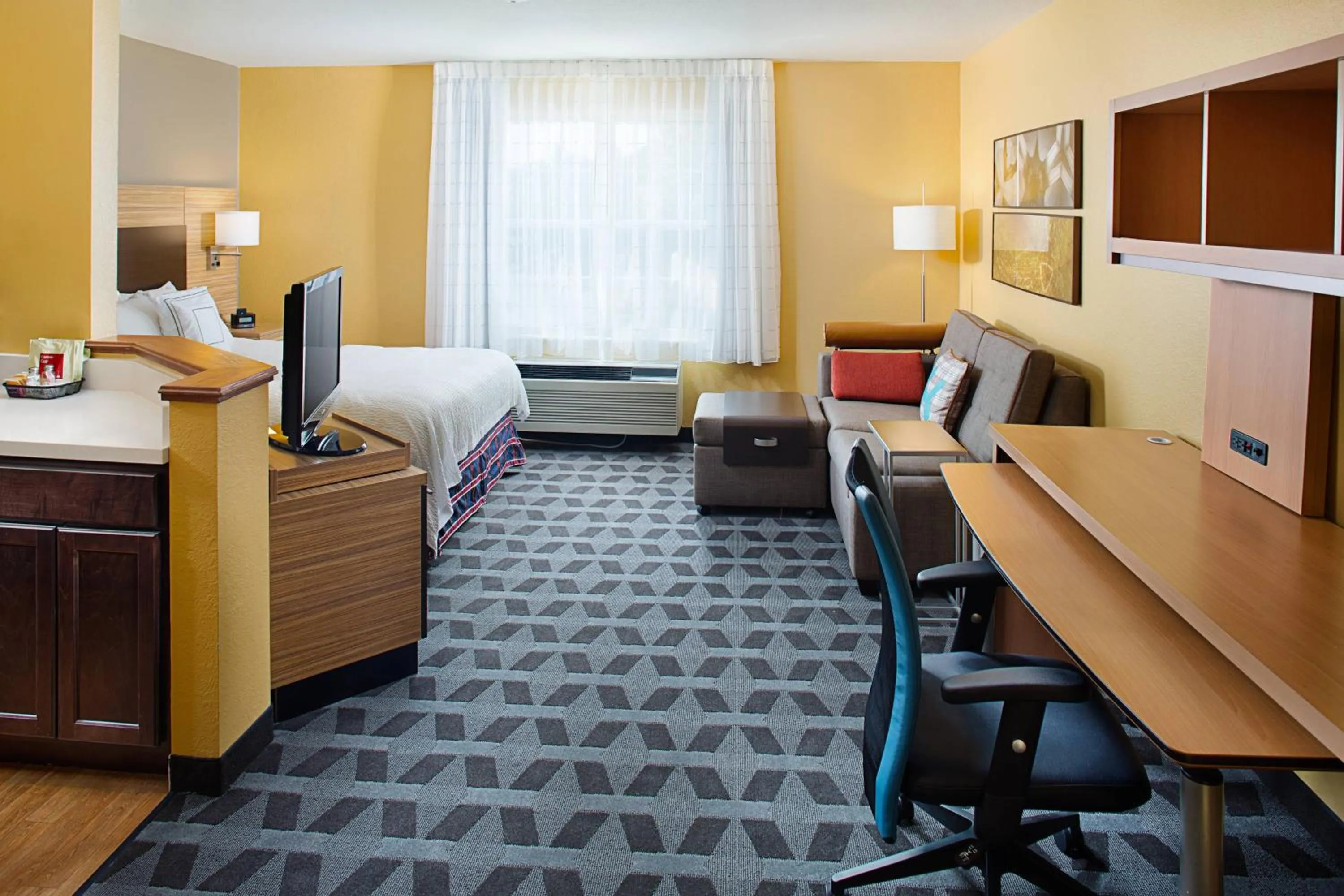Bedroom, Bed in TownePlace Suites Manchester-Boston Regional Airport