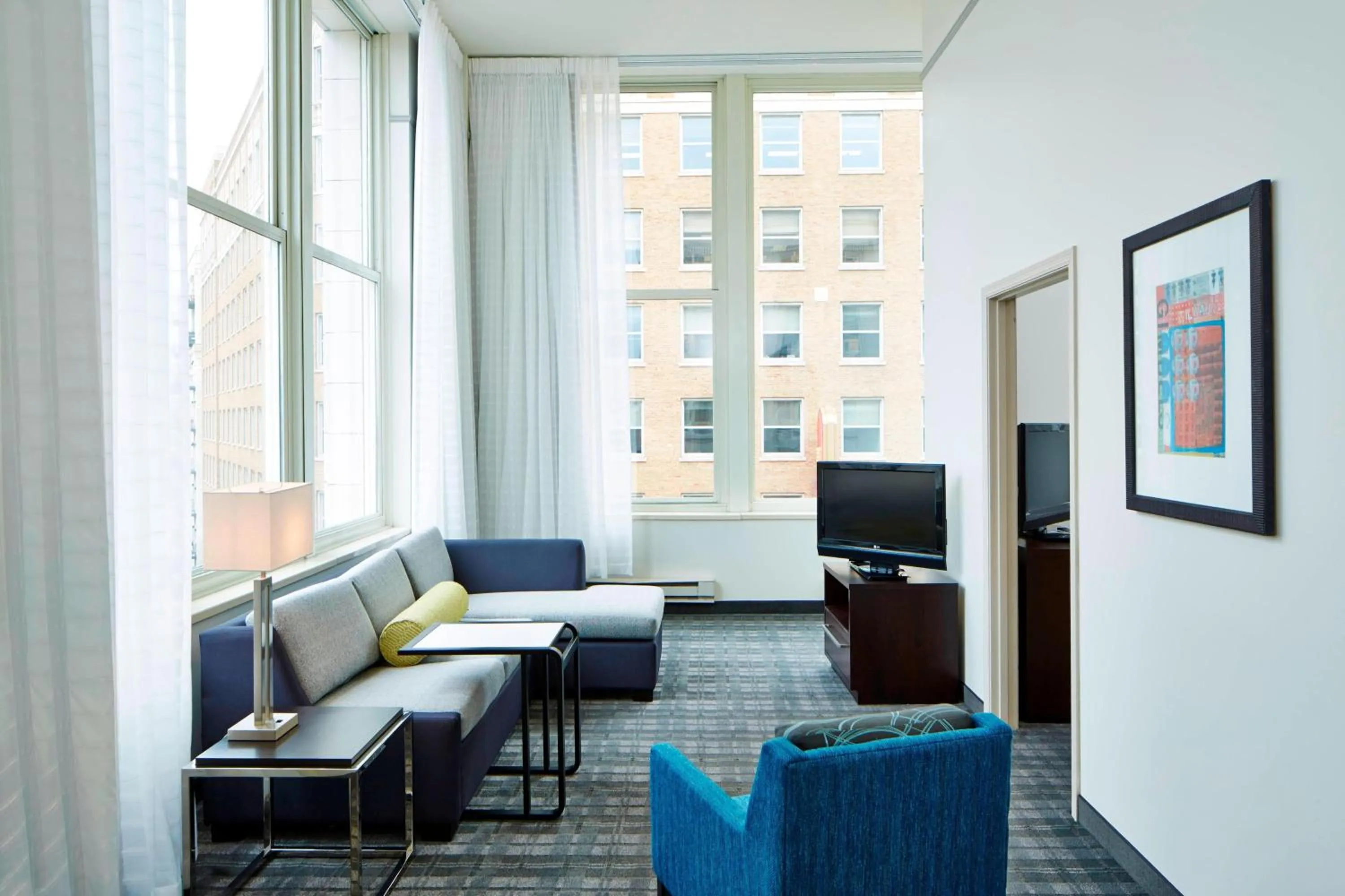 Living room in Residence Inn Milwaukee Downtown