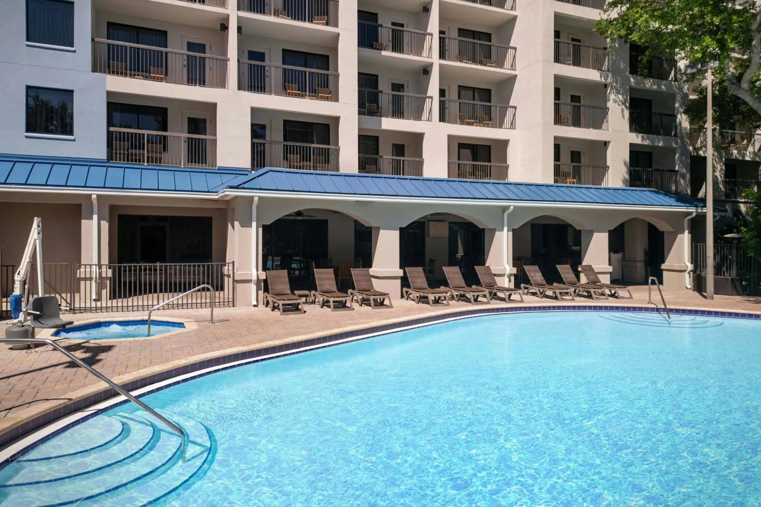 Swimming pool in Courtyard by Marriott Cocoa Beach Cape Canaveral