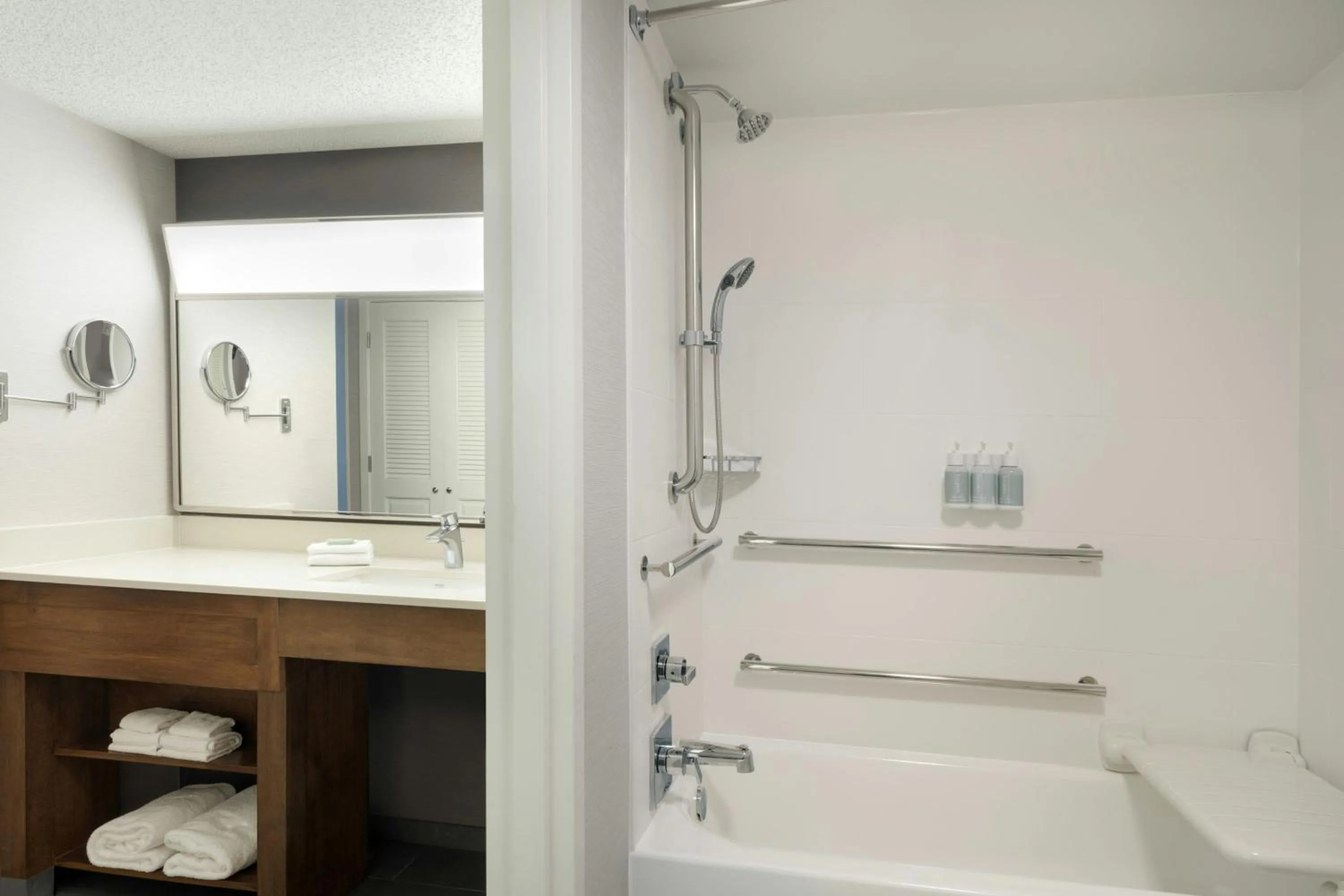 Photo of the whole room in Courtyard by Marriott Cocoa Beach Cape Canaveral