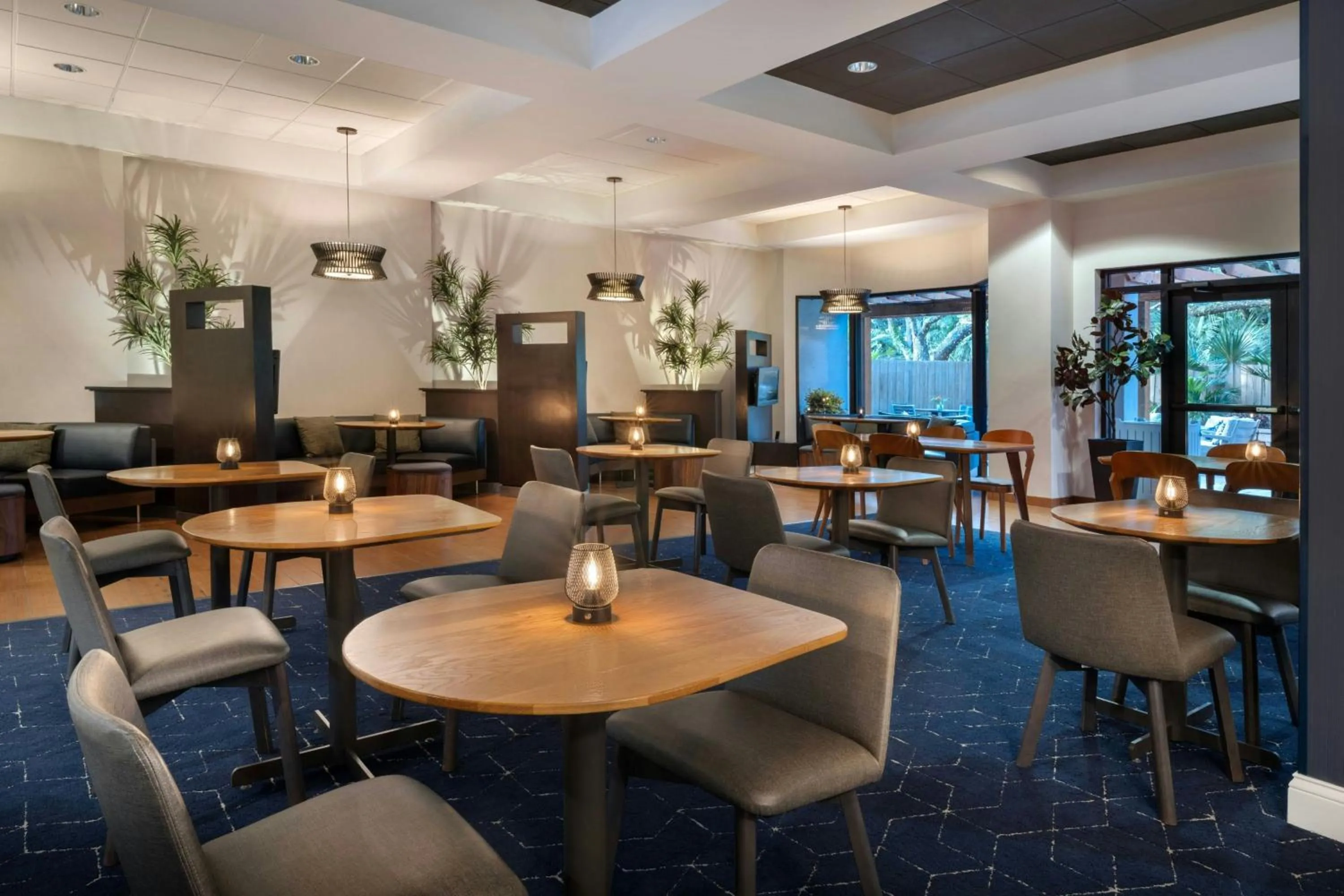 Restaurant/places to eat in Courtyard by Marriott Cocoa Beach Cape Canaveral