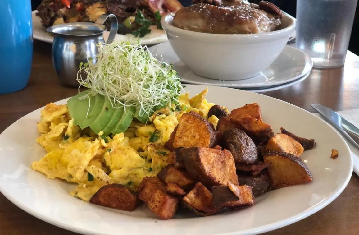 Restaurant/places to eat in Bayfront Inn