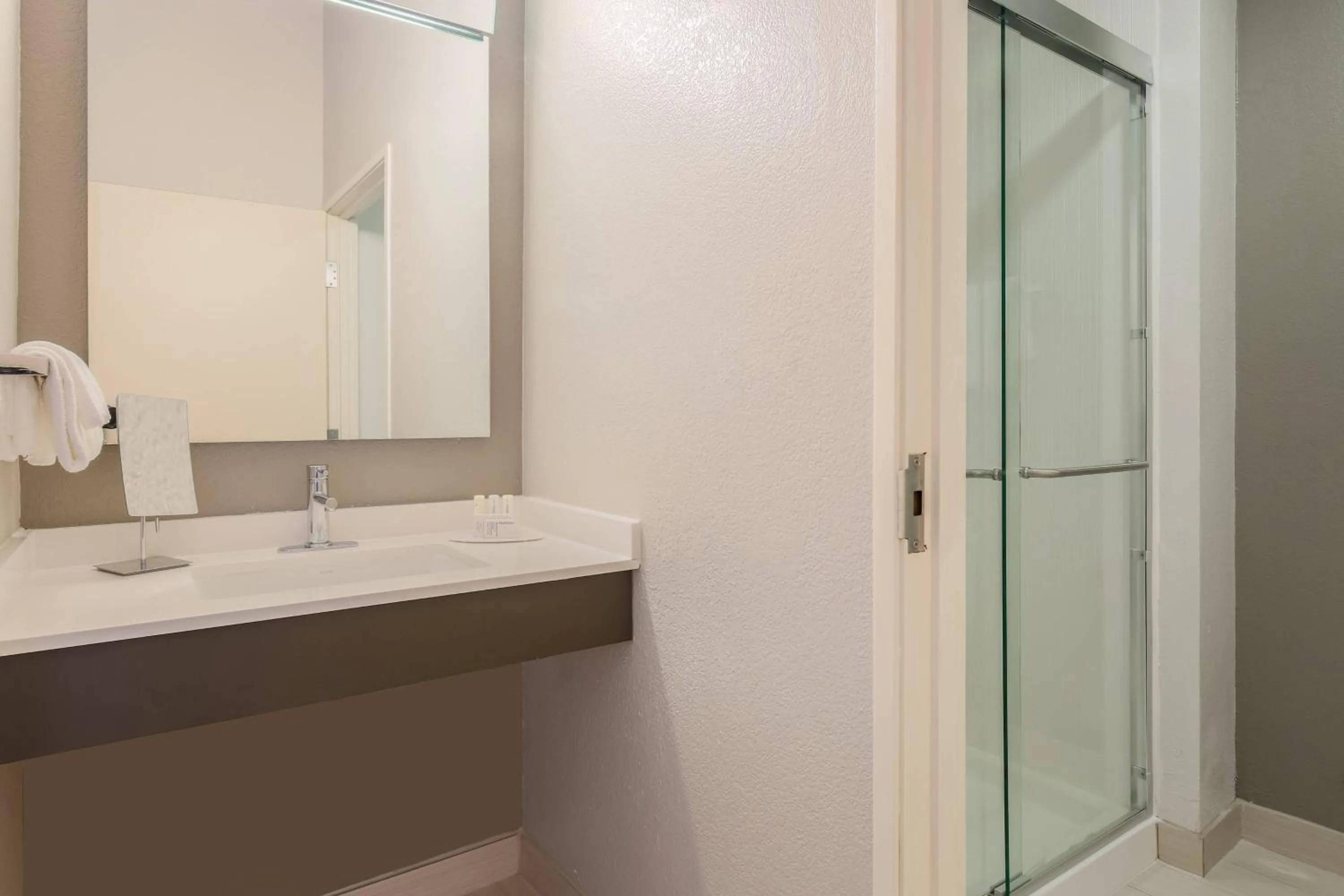 Bathroom in Courtyard by Marriott Monroe Airport