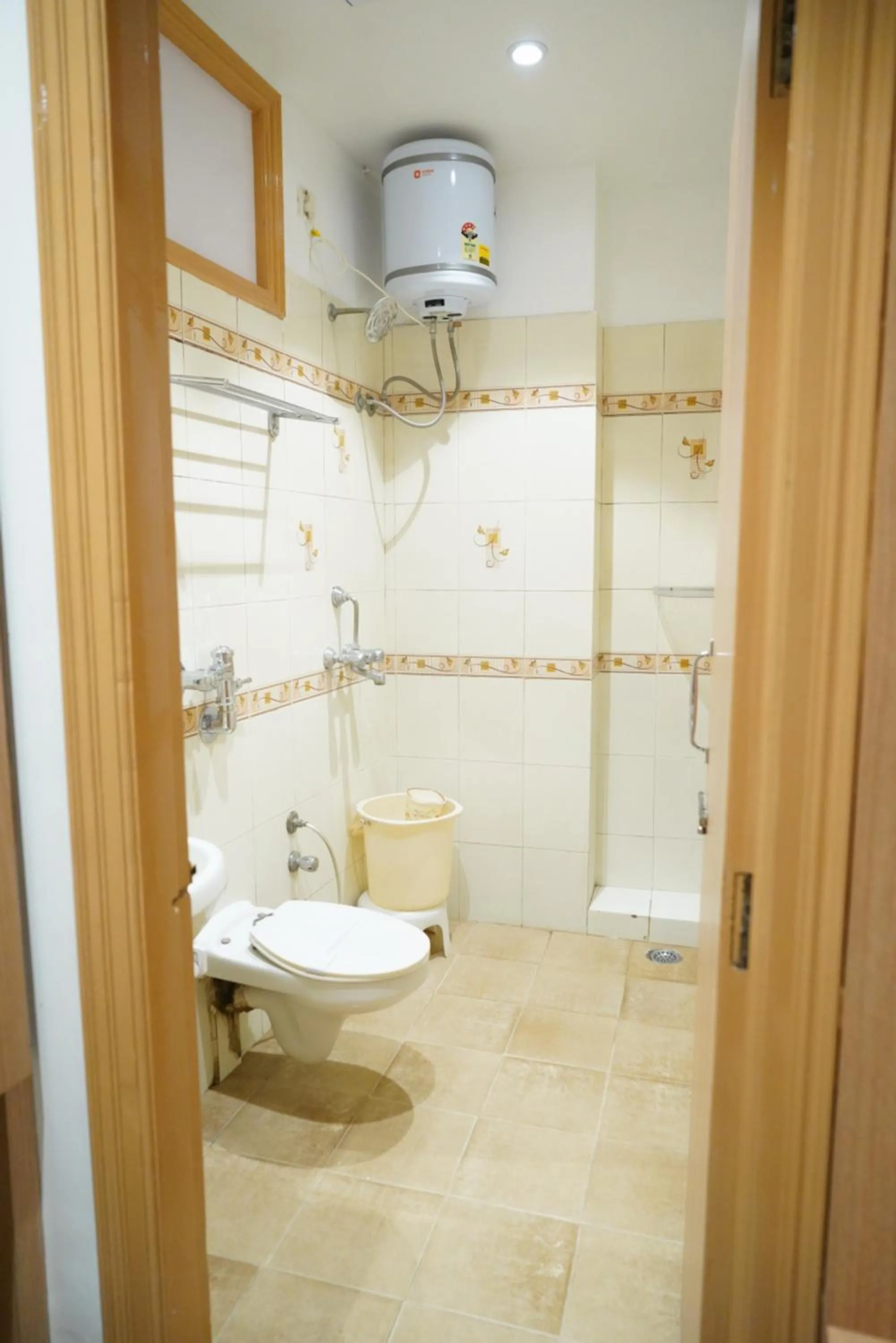 Bathroom in Hotel Malhotra inn 50 Meter from Golden Temple